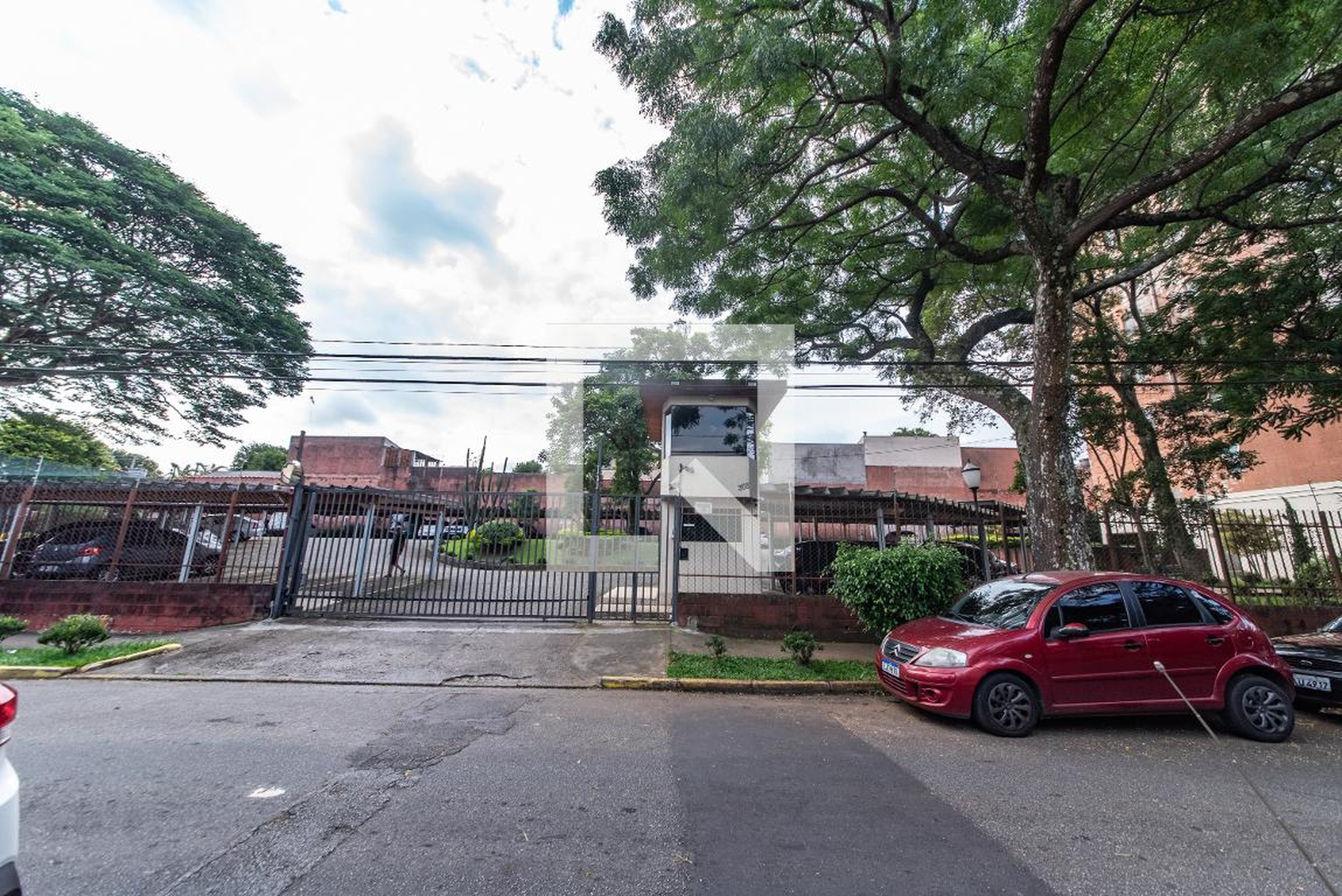 Fachada do Condomínio Condomínio em Rua Doutor Nicolau Alberto Defina, 271