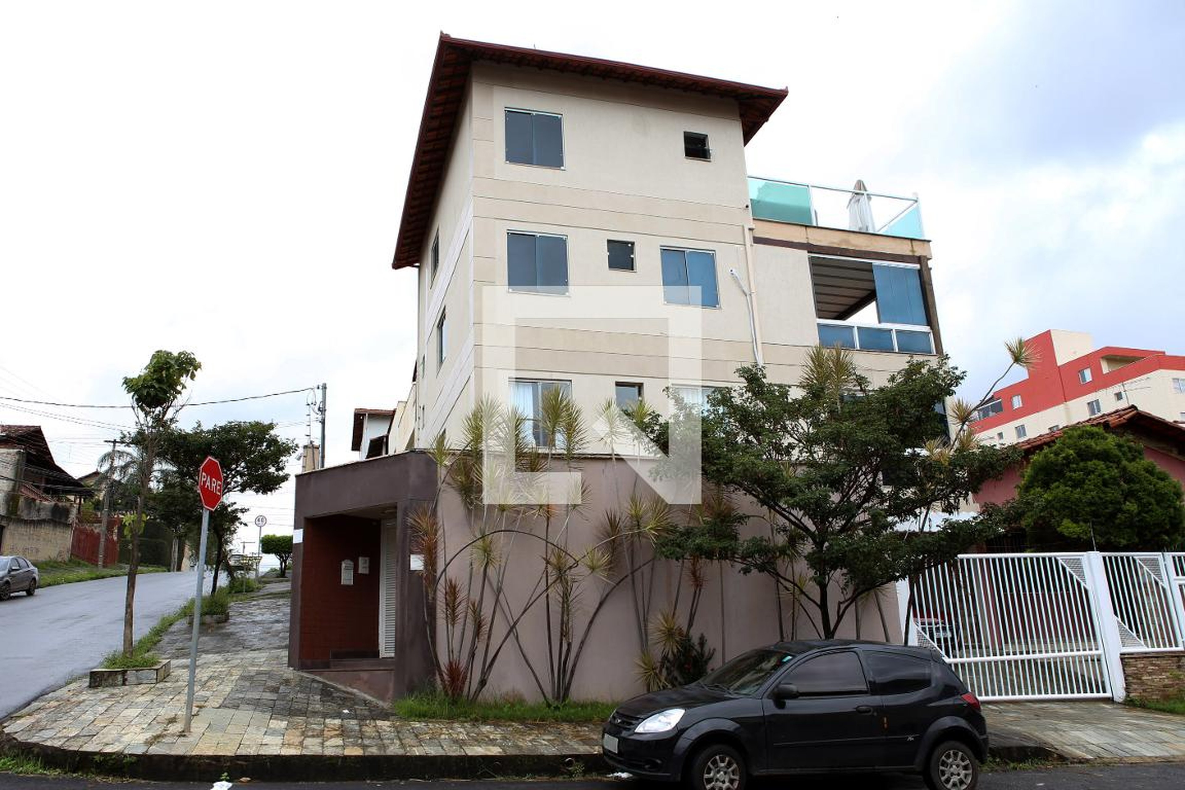 Fachada Condomínio em Rua Madre de Deus, 102