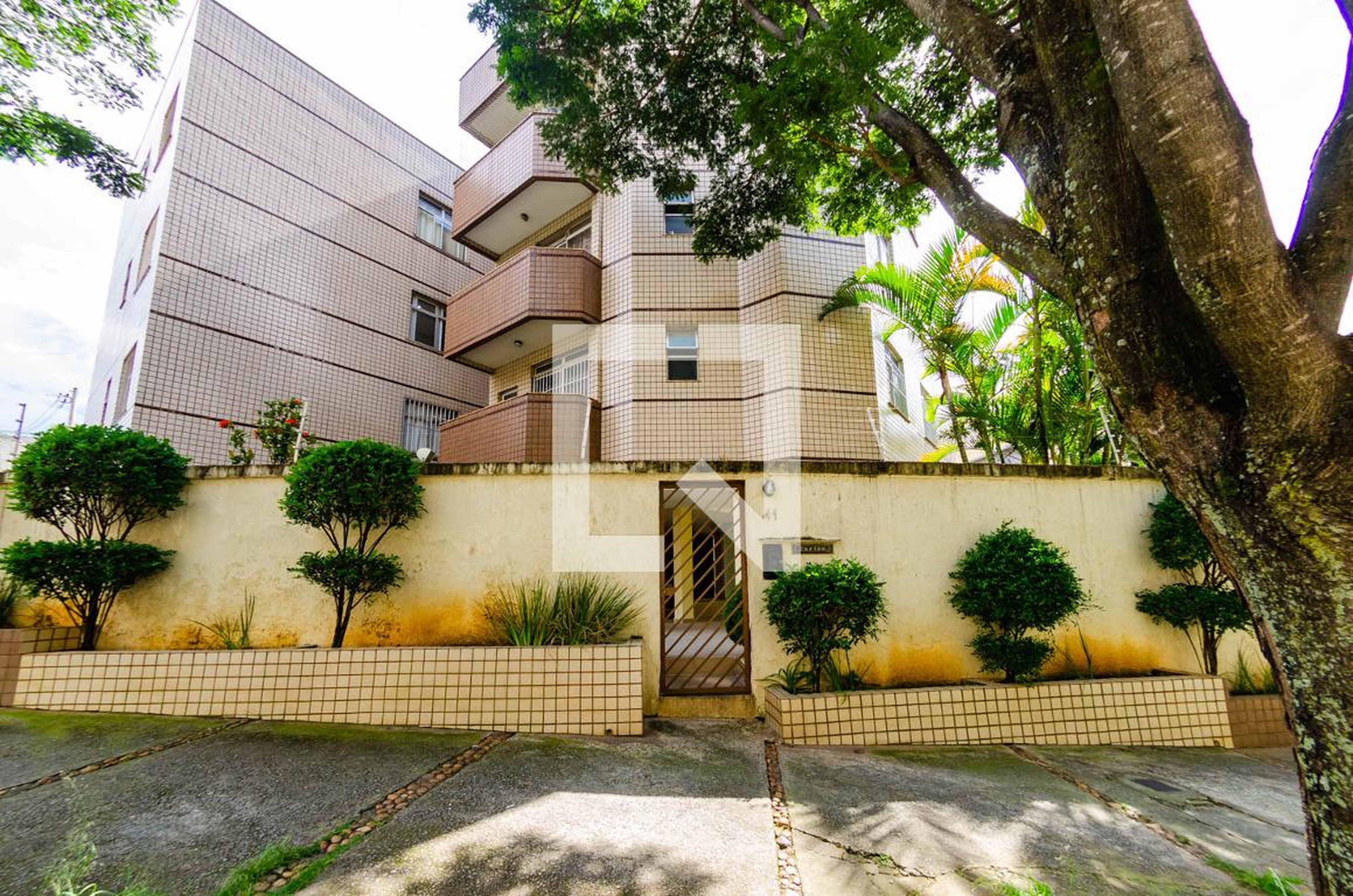 Fachada Condomínio em Rua Maria Heilbuth Surette, 41