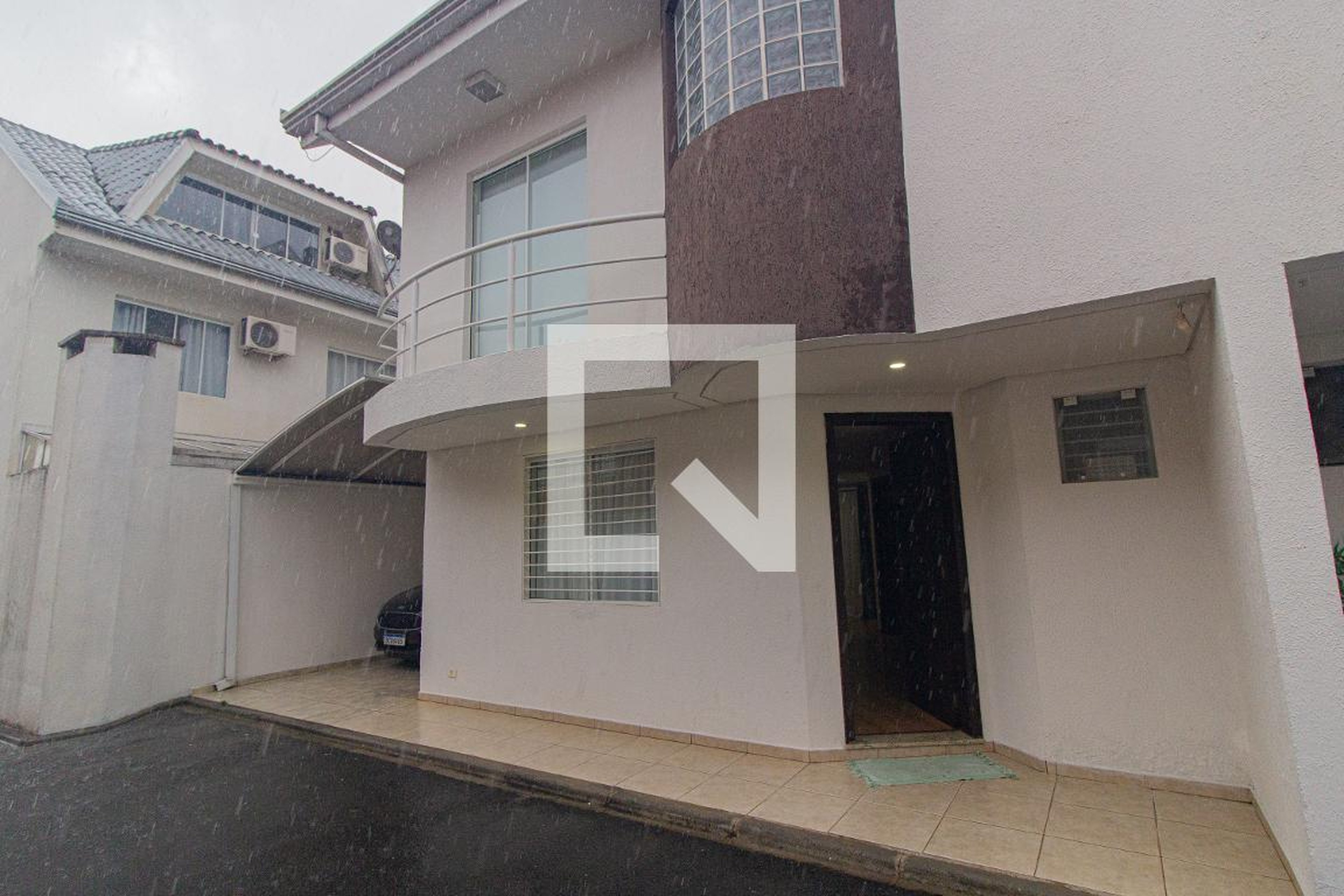 Fachada Condomínio em Rua Antônio Costa, 268