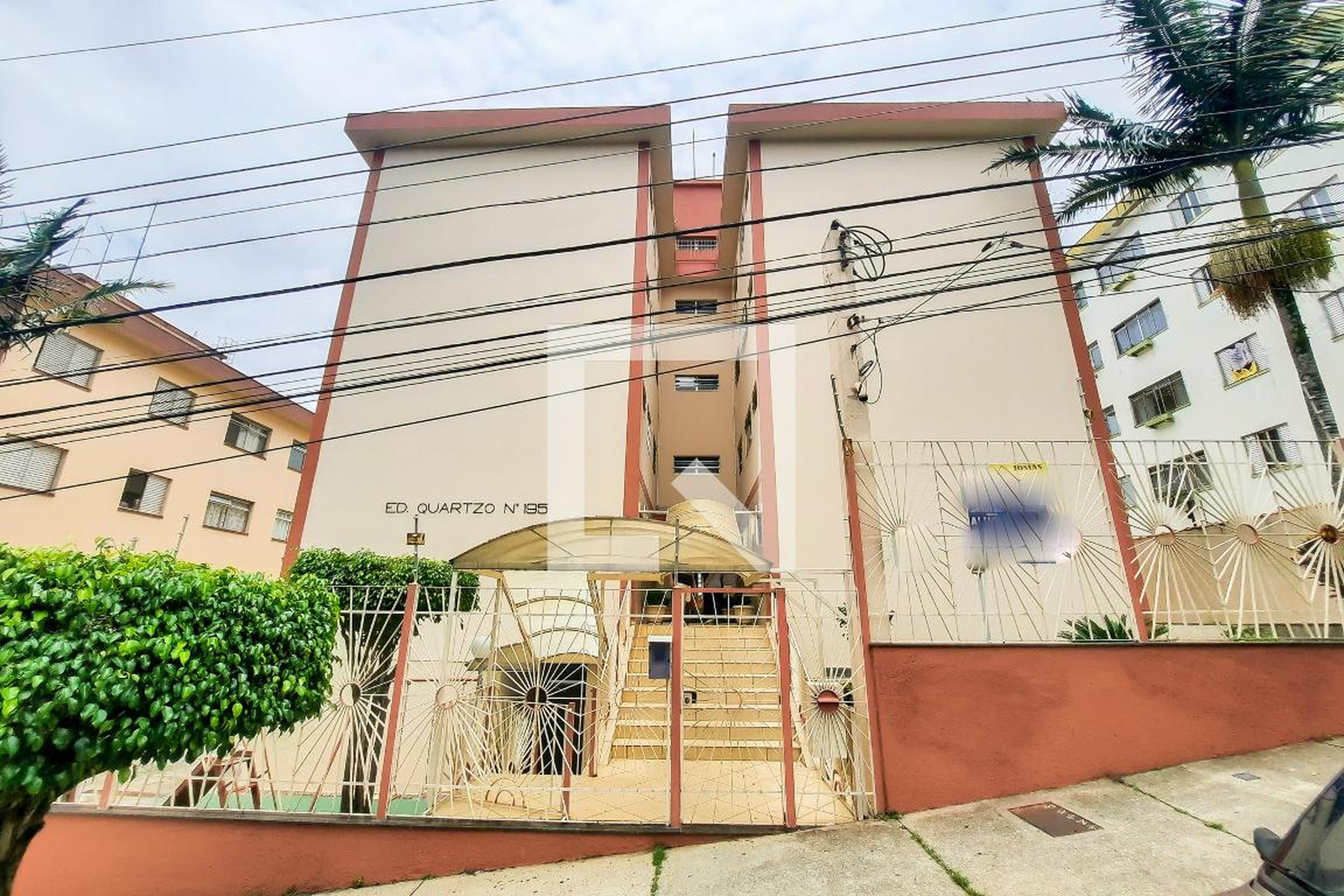 Fachada do Condomínio Condomínio Quartzo