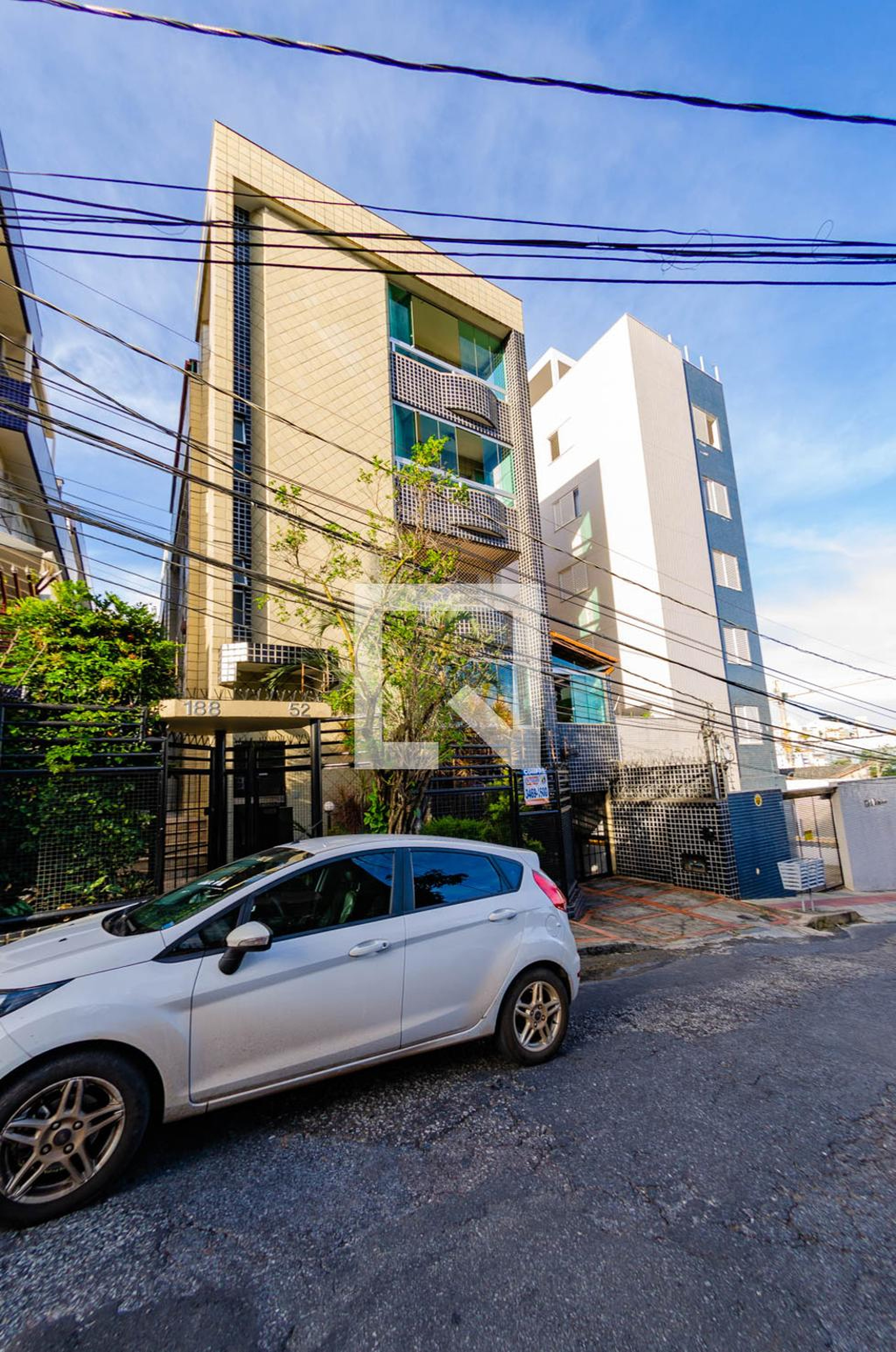 Fachada Condomínio em Rua Helianto, 188