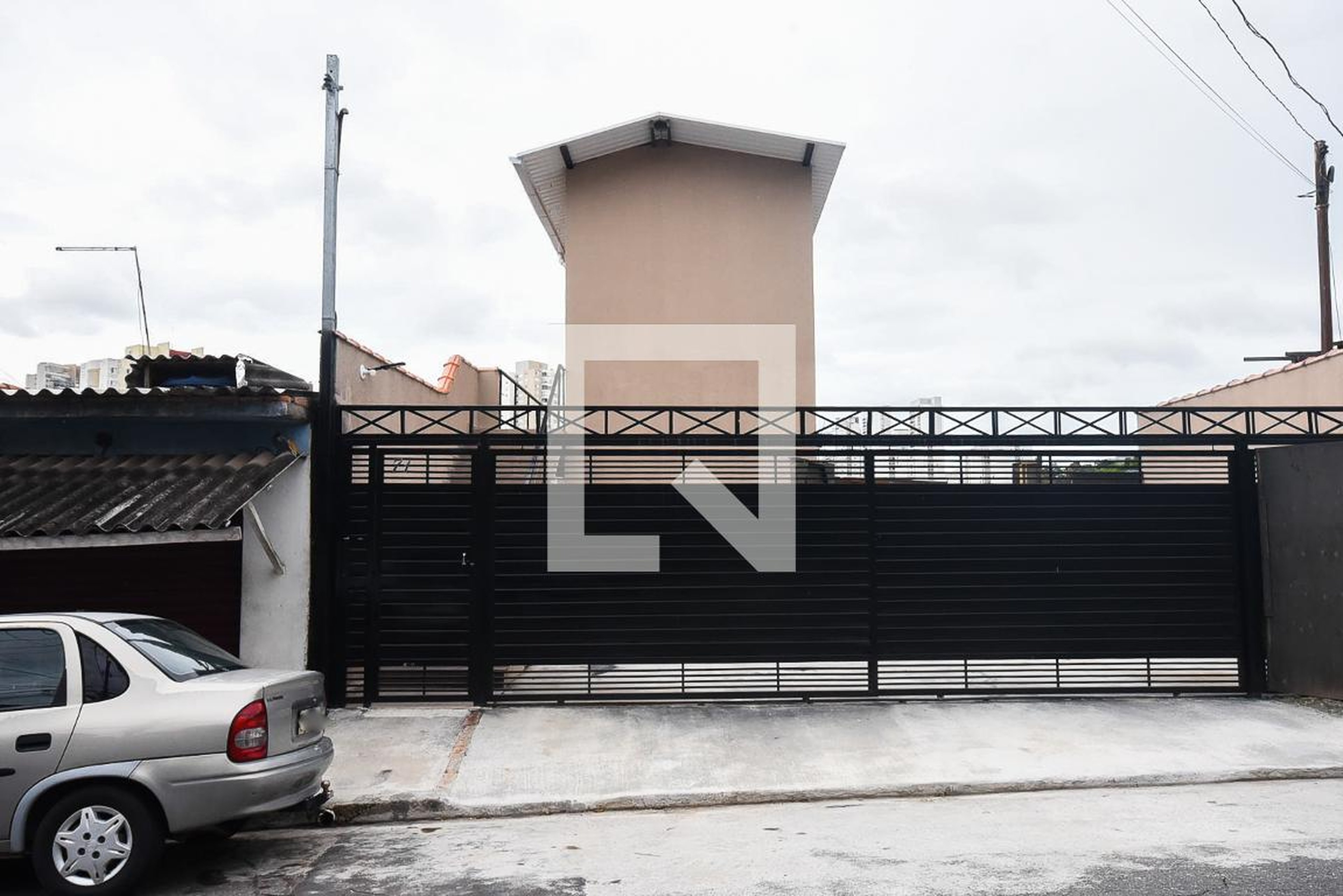 Fachada Condomínio em Rua Sebastião Falconi, 71