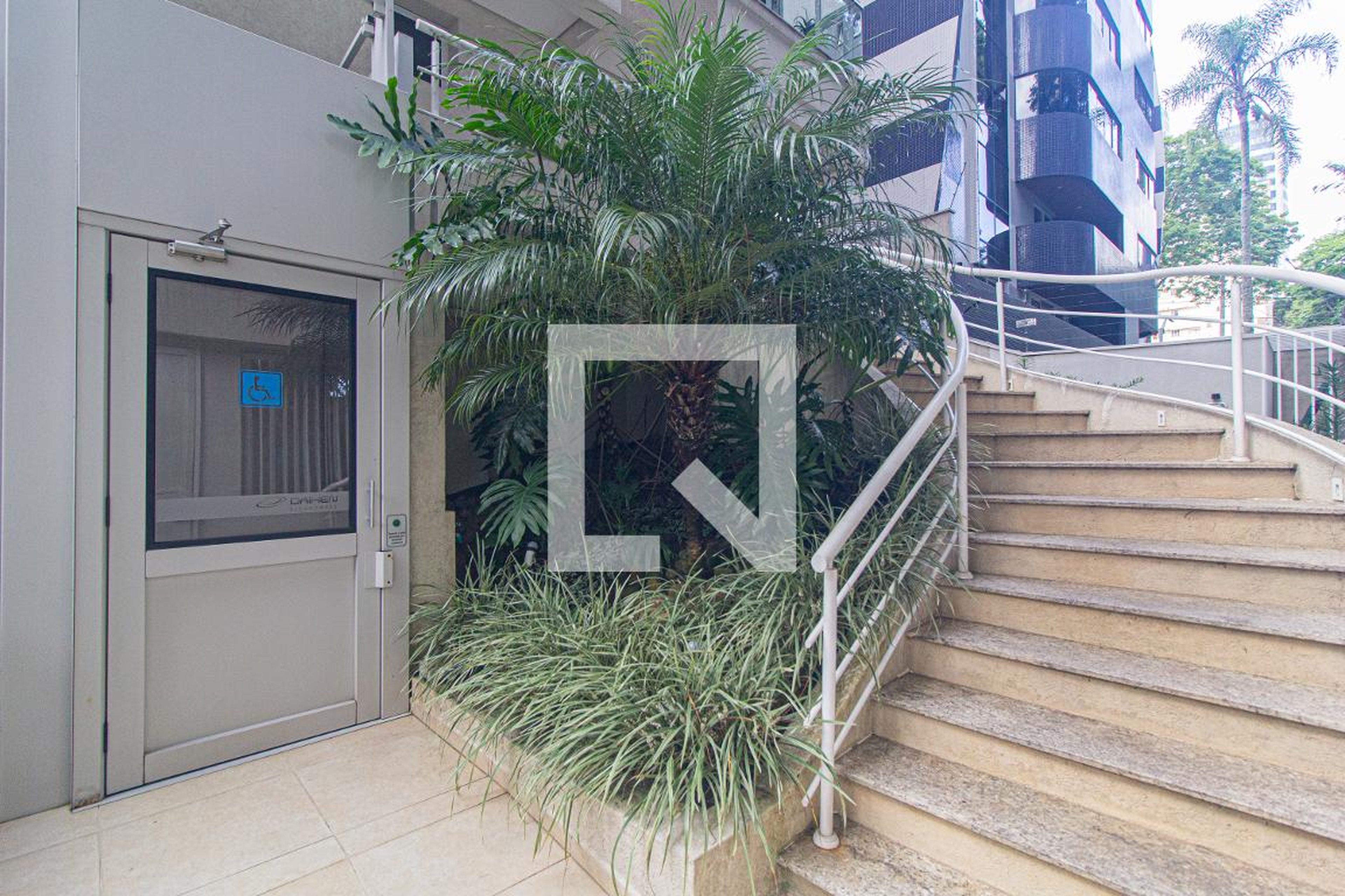 Entrada - Edifício Costa Real