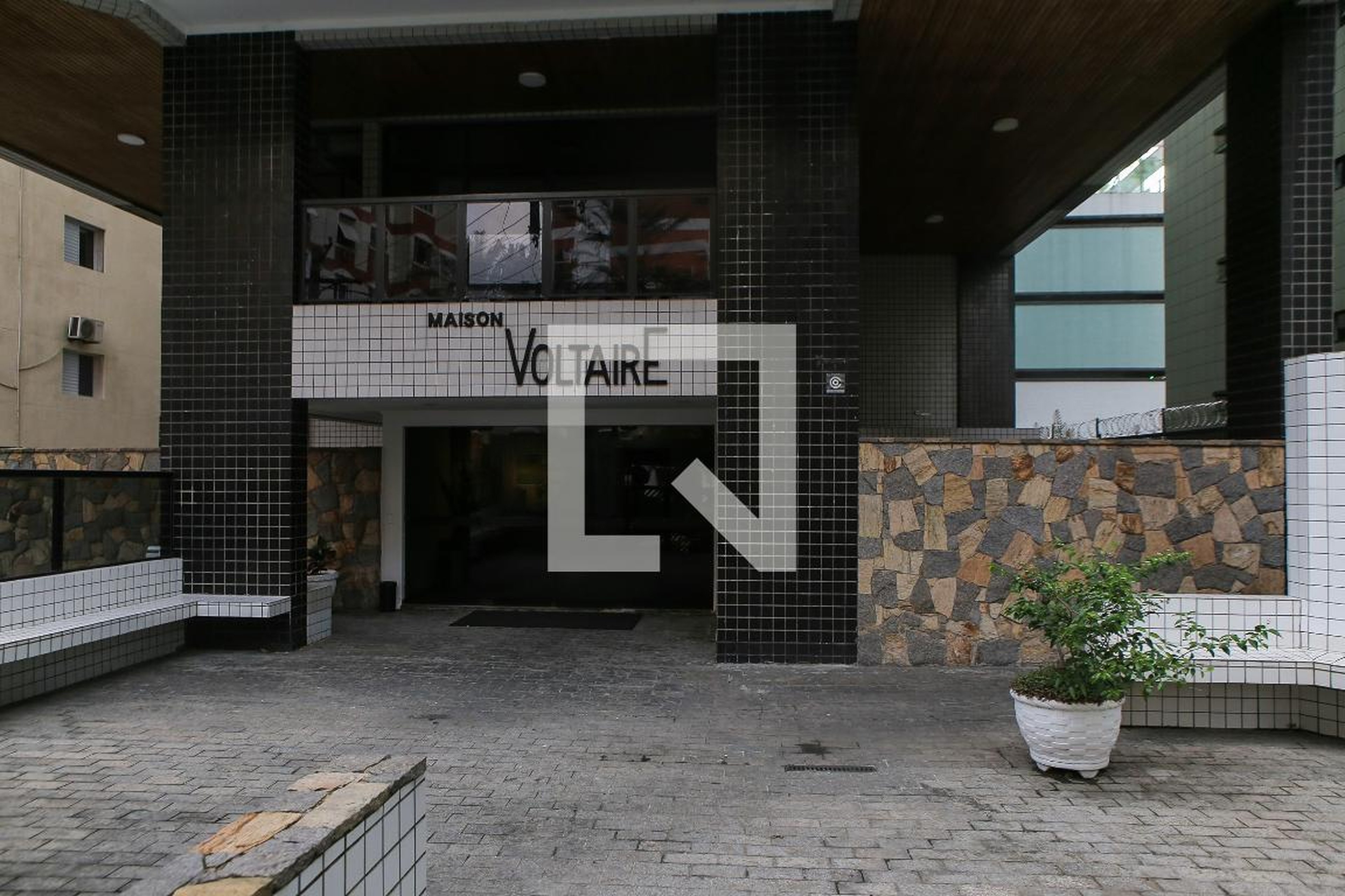 Entrada - Maison Voltare