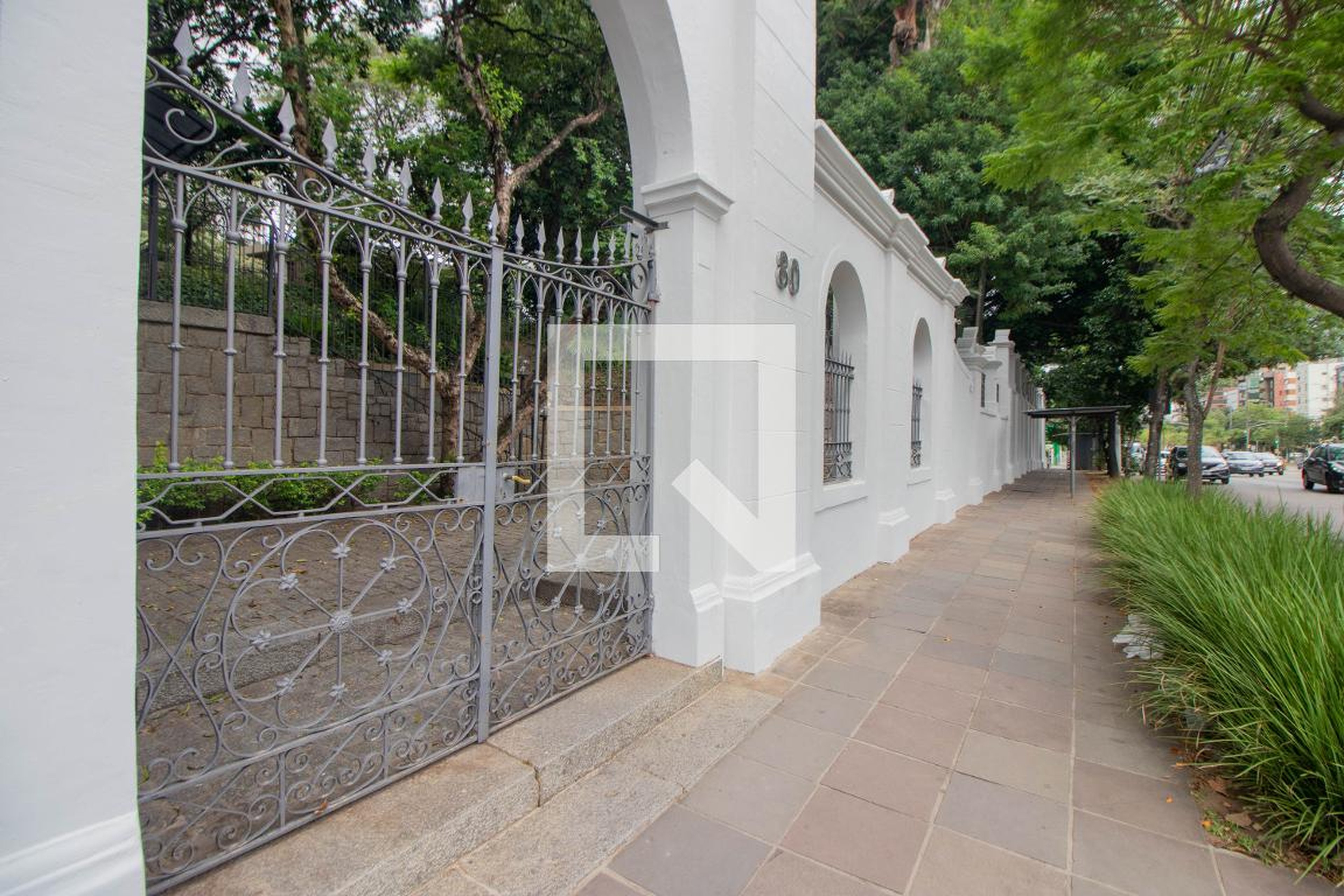 Fachada Condomínio em Avenida Carlos Gomes, 80