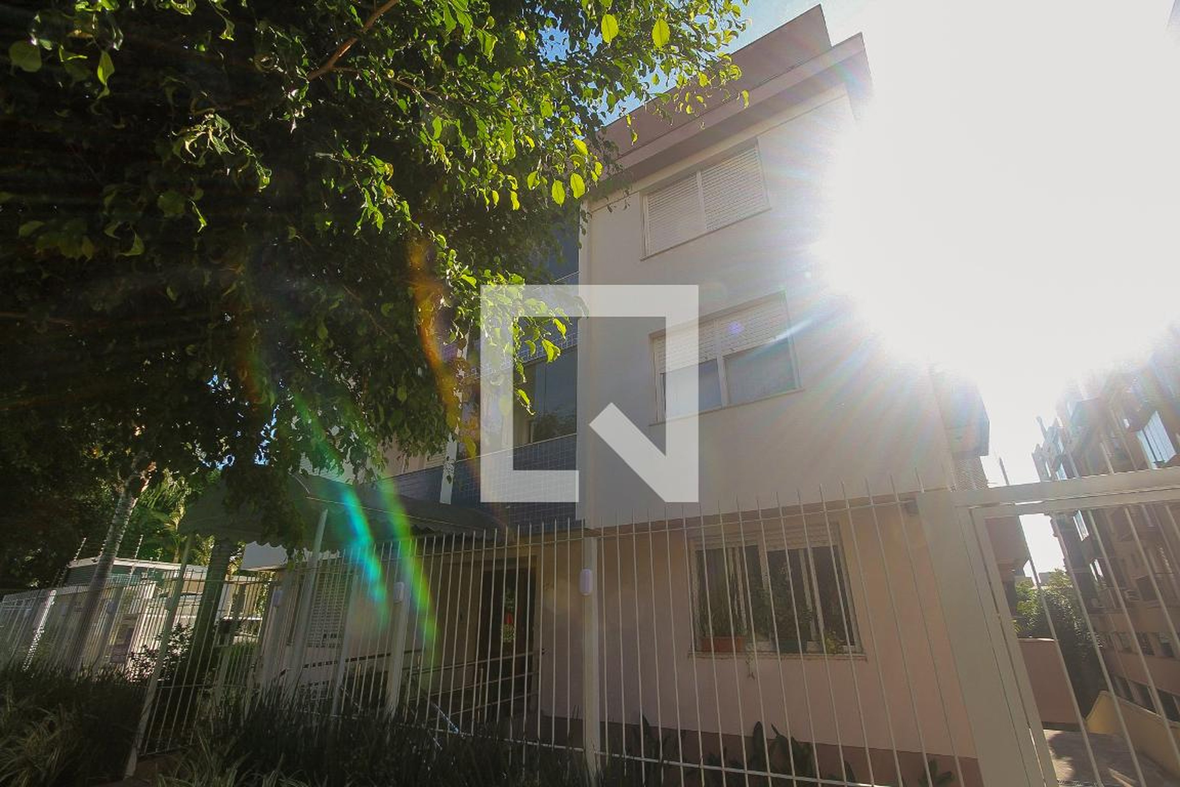 Fachada do Condomínio Edifício Hong Kong