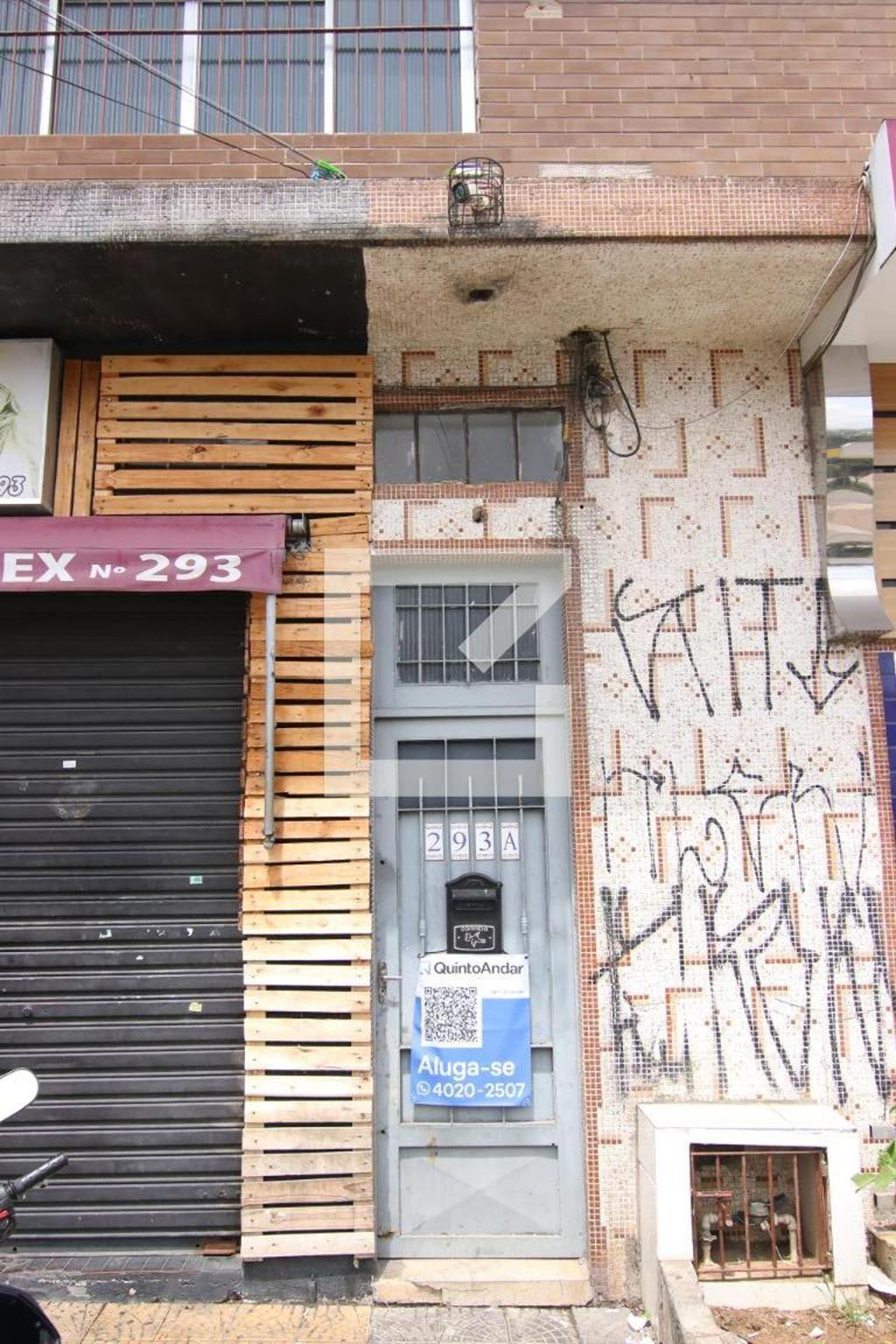 Fachada Condomínio em Rua Antônio Sertório, 293