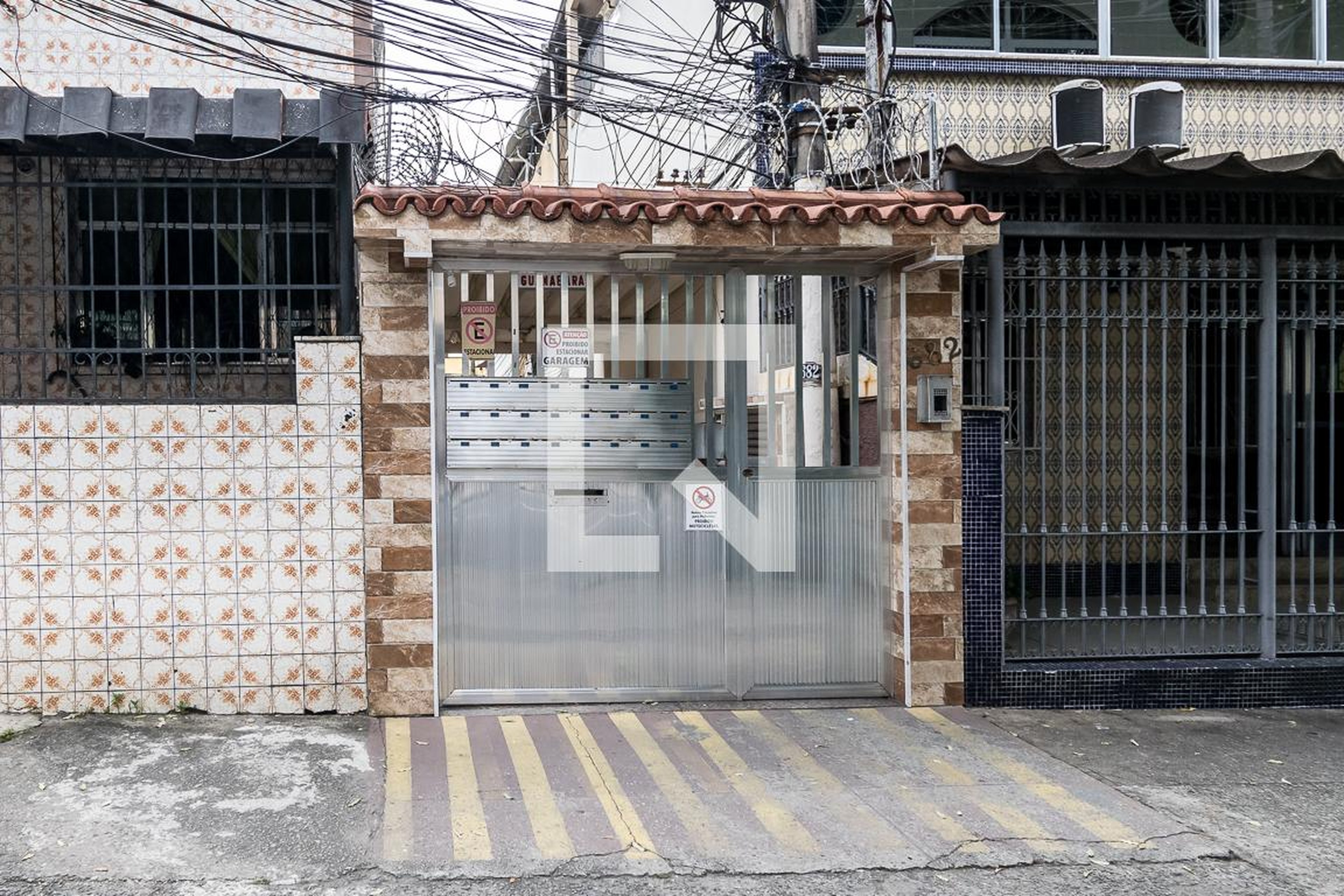 Fachada do Condomínio Condomínio Vila Guanabara