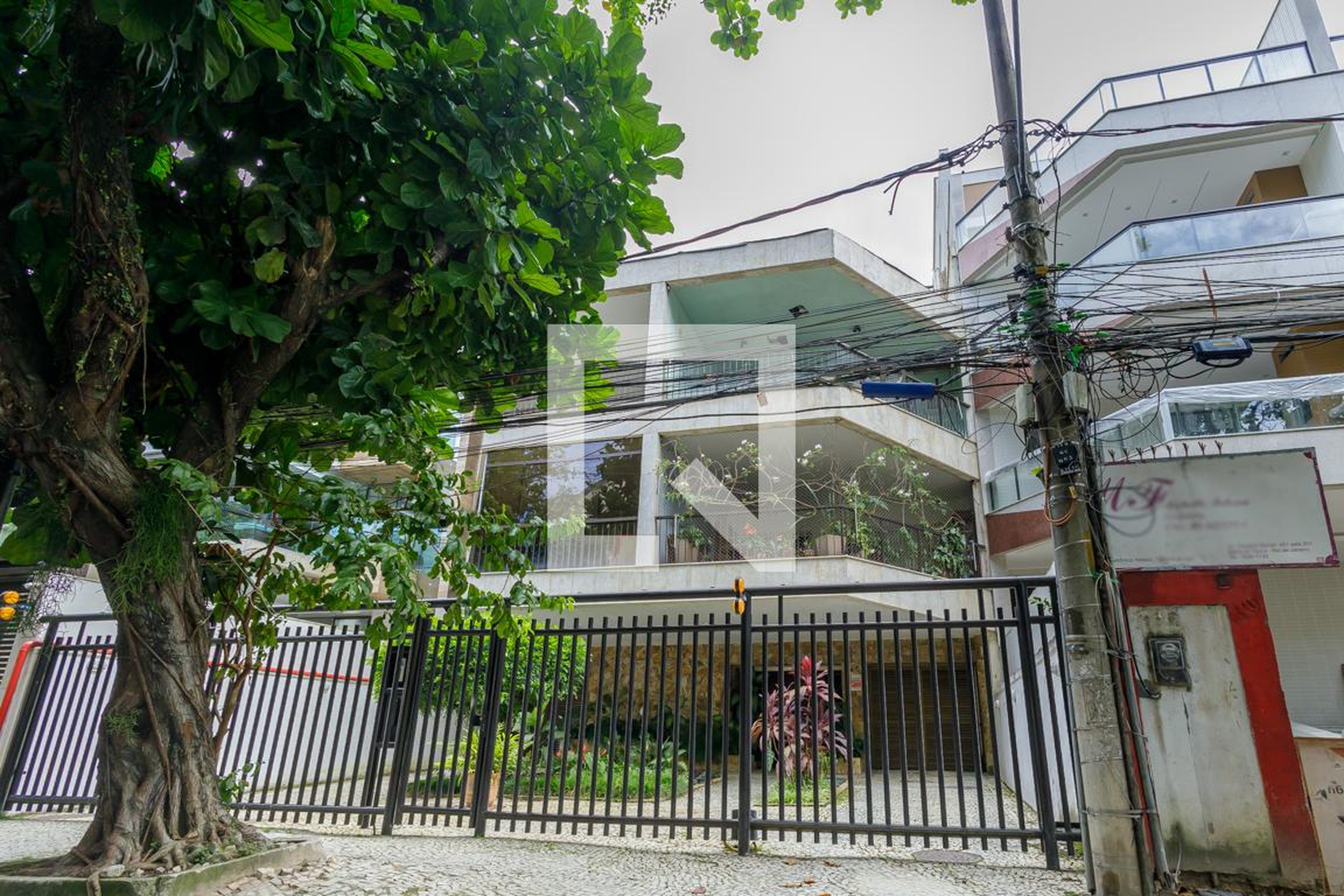 Fachada Edifício Praia Bela