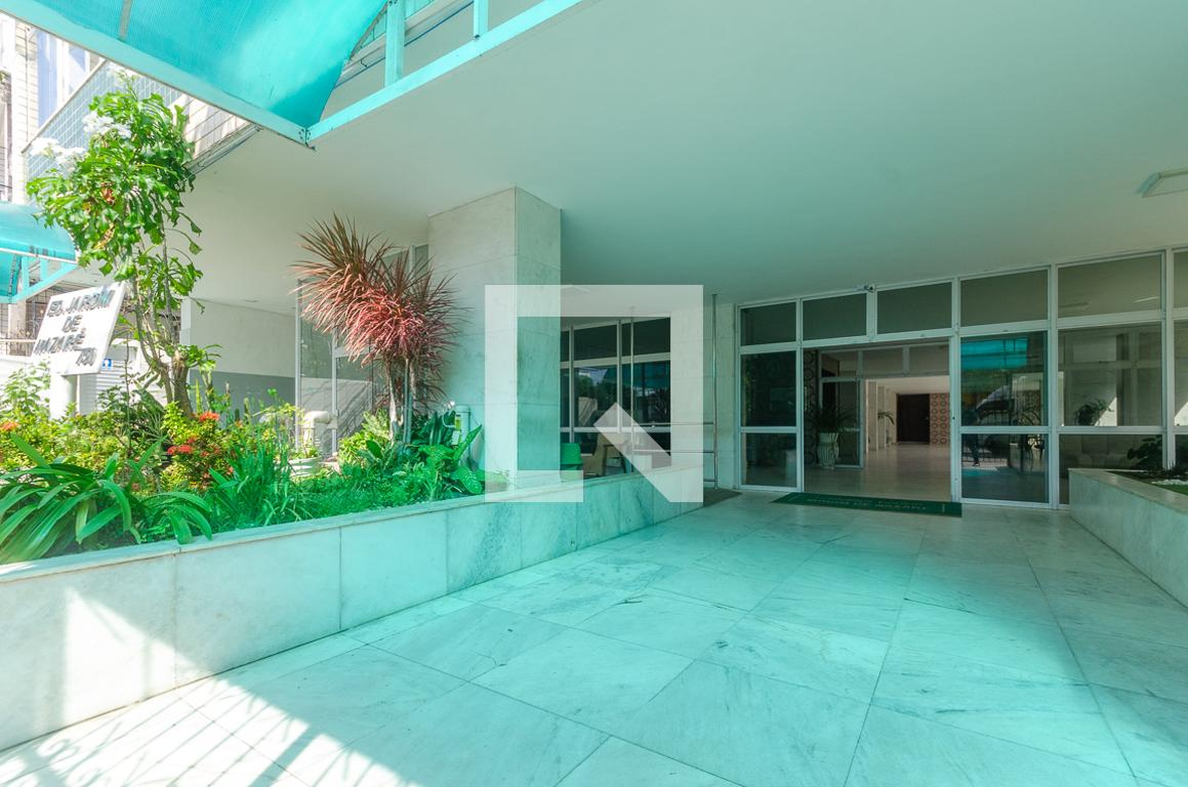 Hall de Entrada - Edifício Jardim de Nazaré