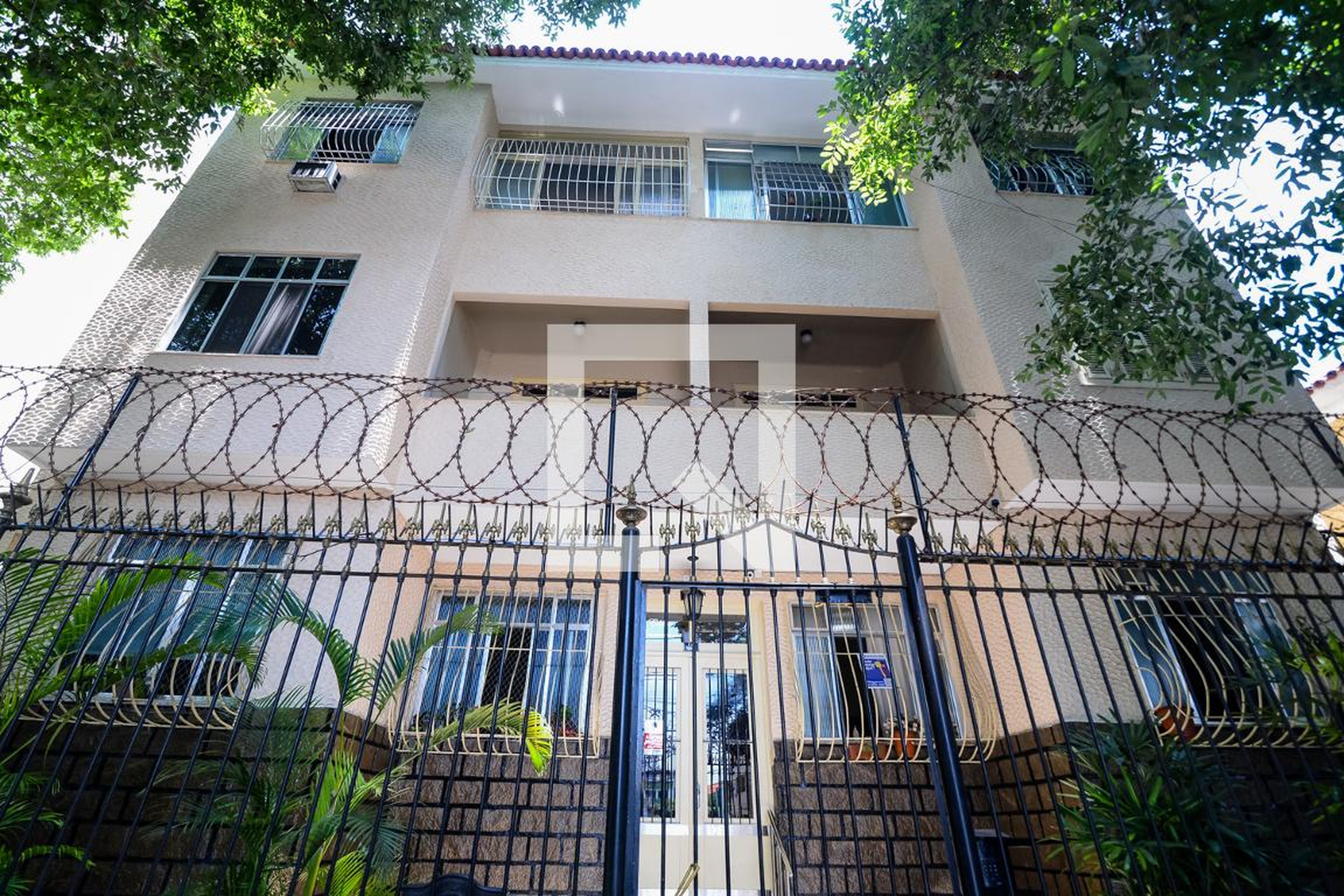 Fachada Condomínio em Rua Antônio Henrique de Noronha, 19