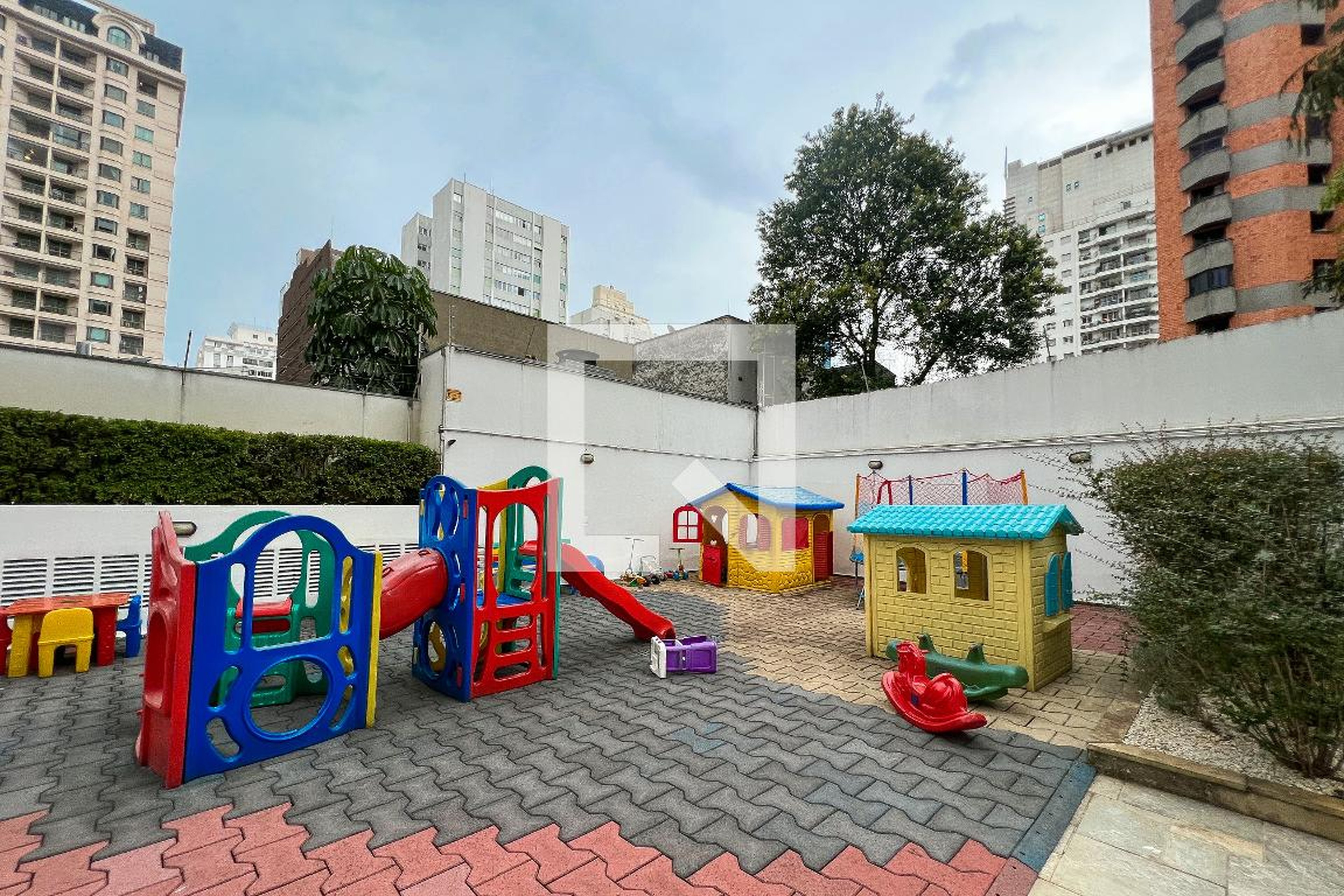 Playground - Carpeaux