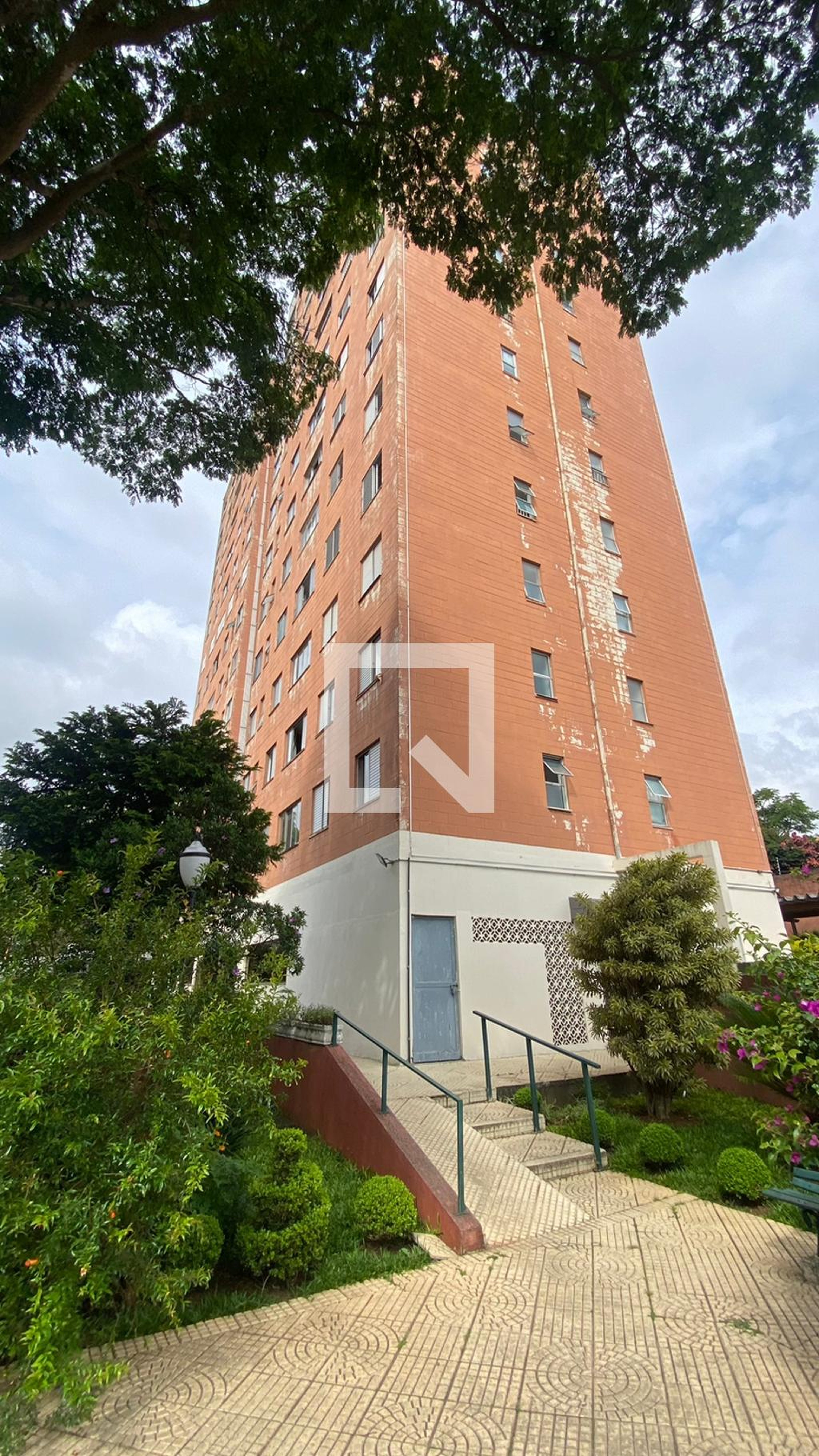 Fachada Condomínio em Rua Doutor Nicolau Alberto Defina, 271