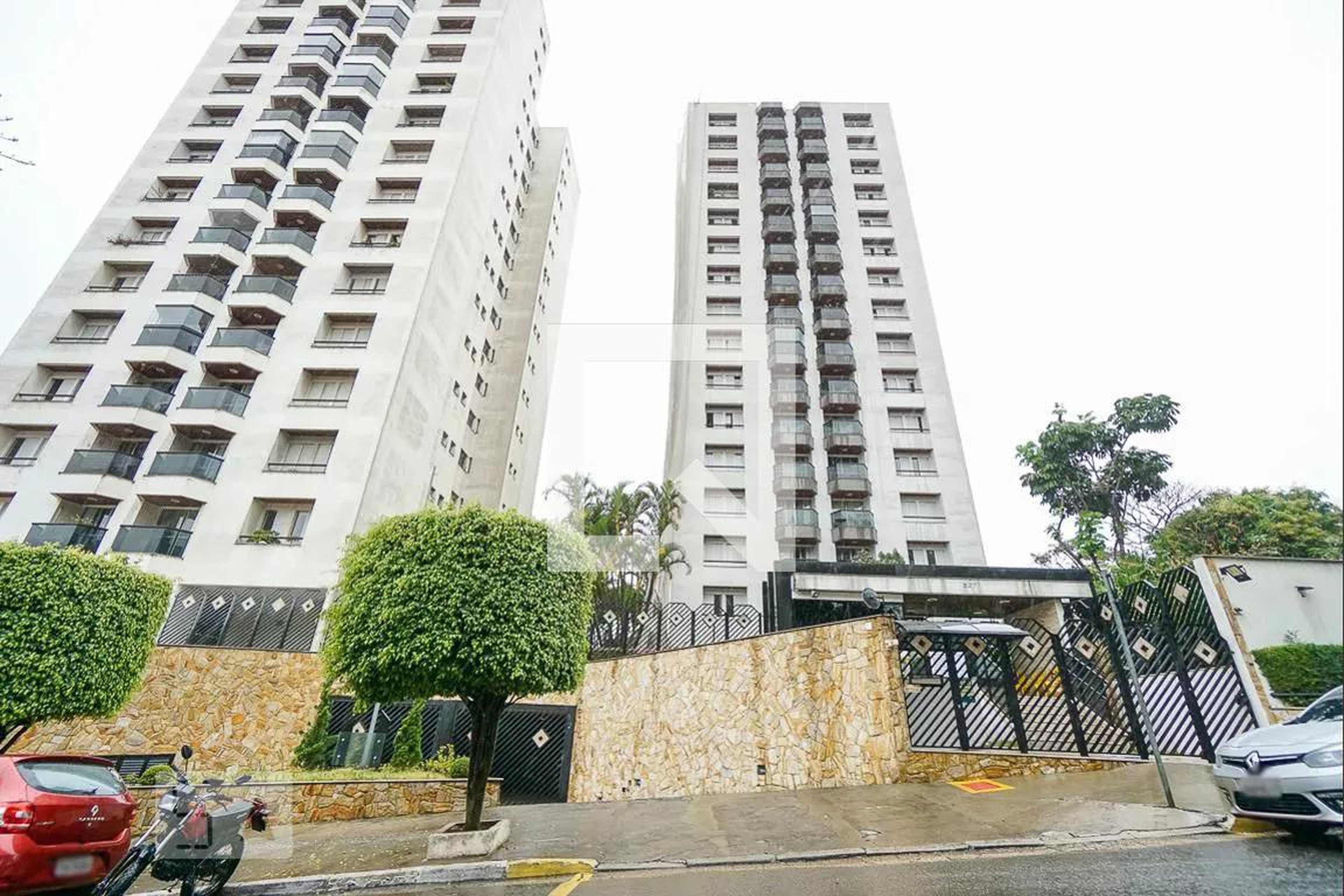 Fachada do Condomínio Condomínio Malaga