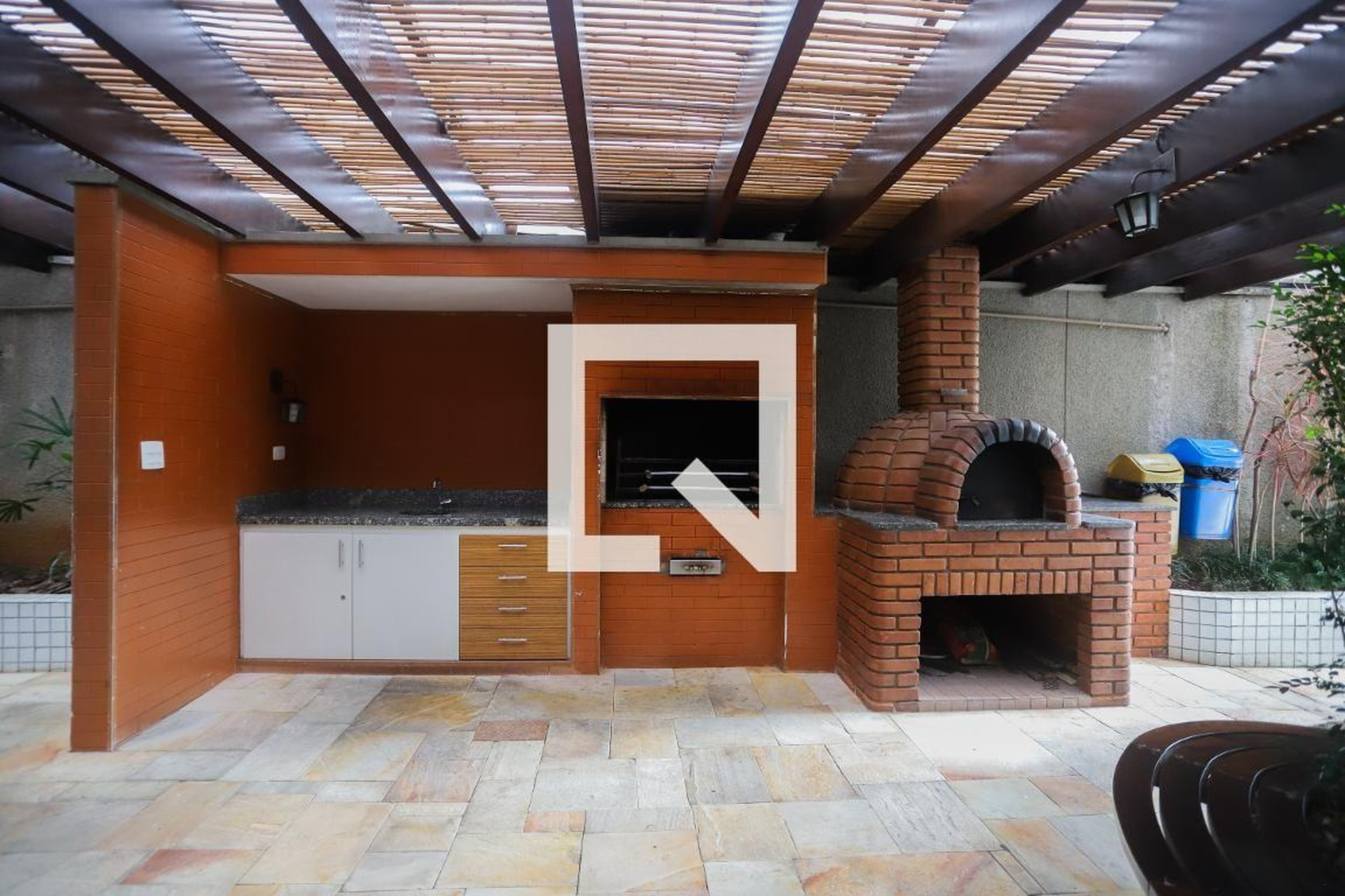 Churrasqueira - RUA Barao do Bananal, 604