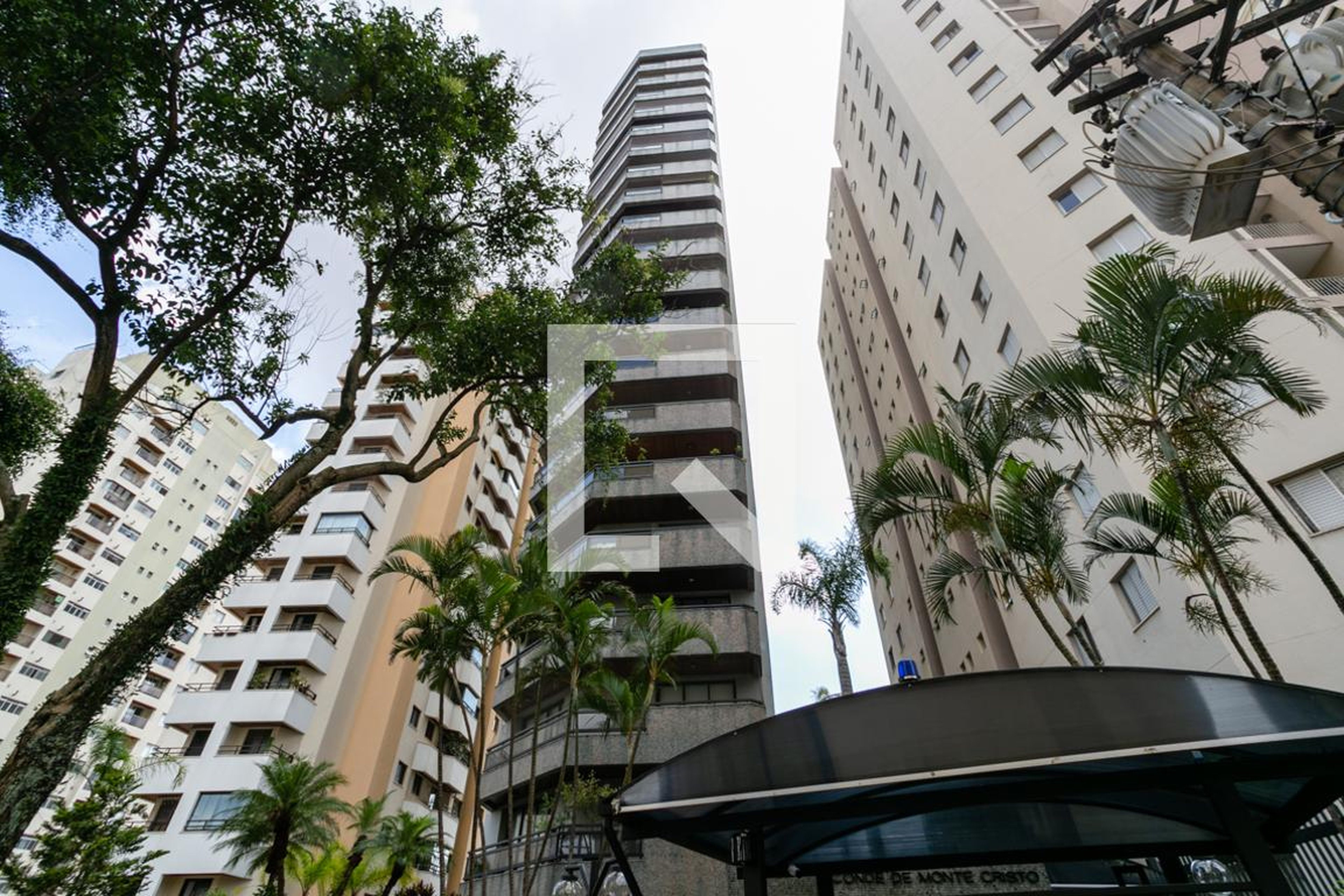 Fachada do prédio Condomínio de Monte Cristo