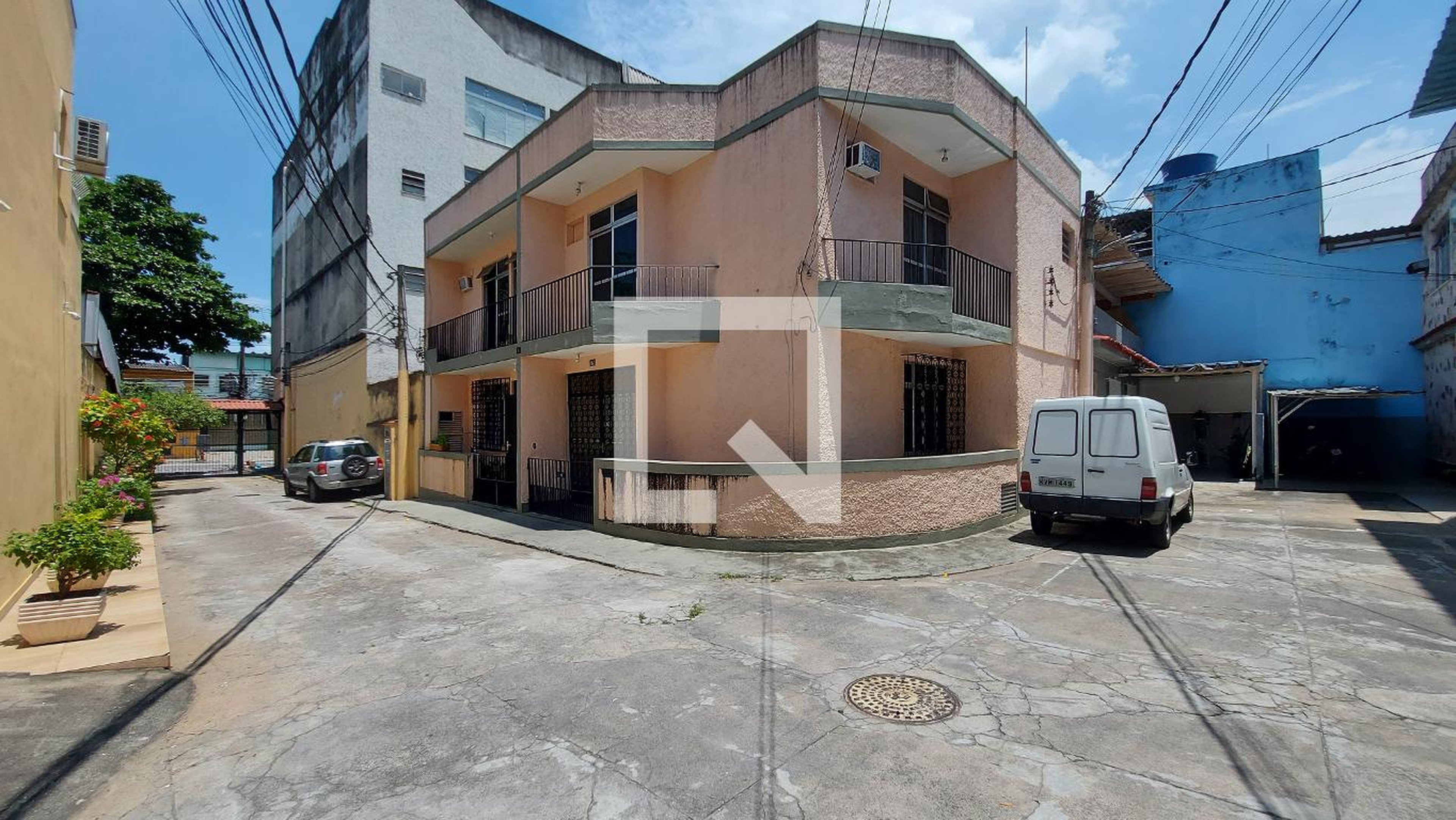 Fachada Condomínio em Rua Padre Telêmaco, 91