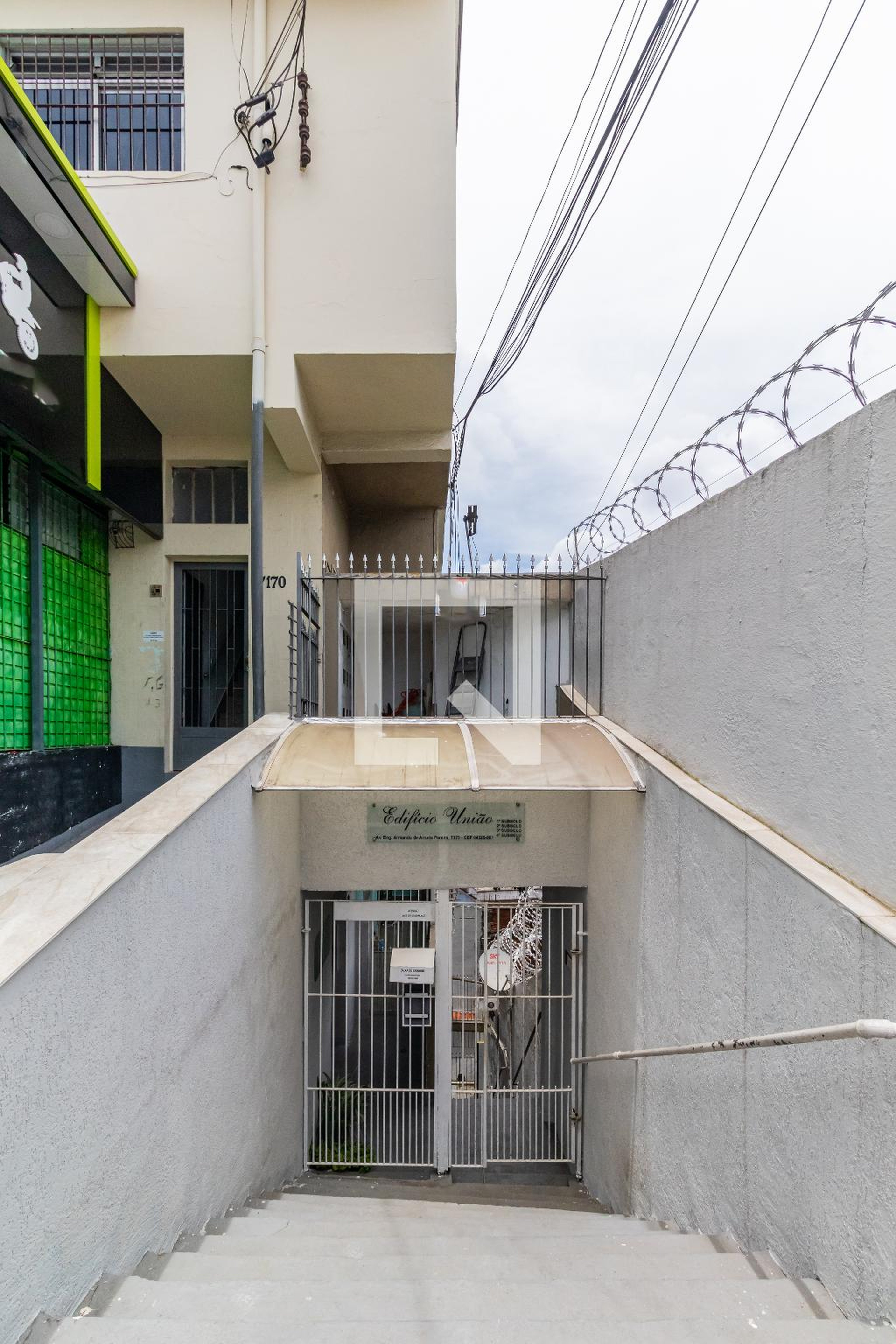 Fachada Condomínio em Avenida Engenheiro Armando de Arruda Pereira, 7170