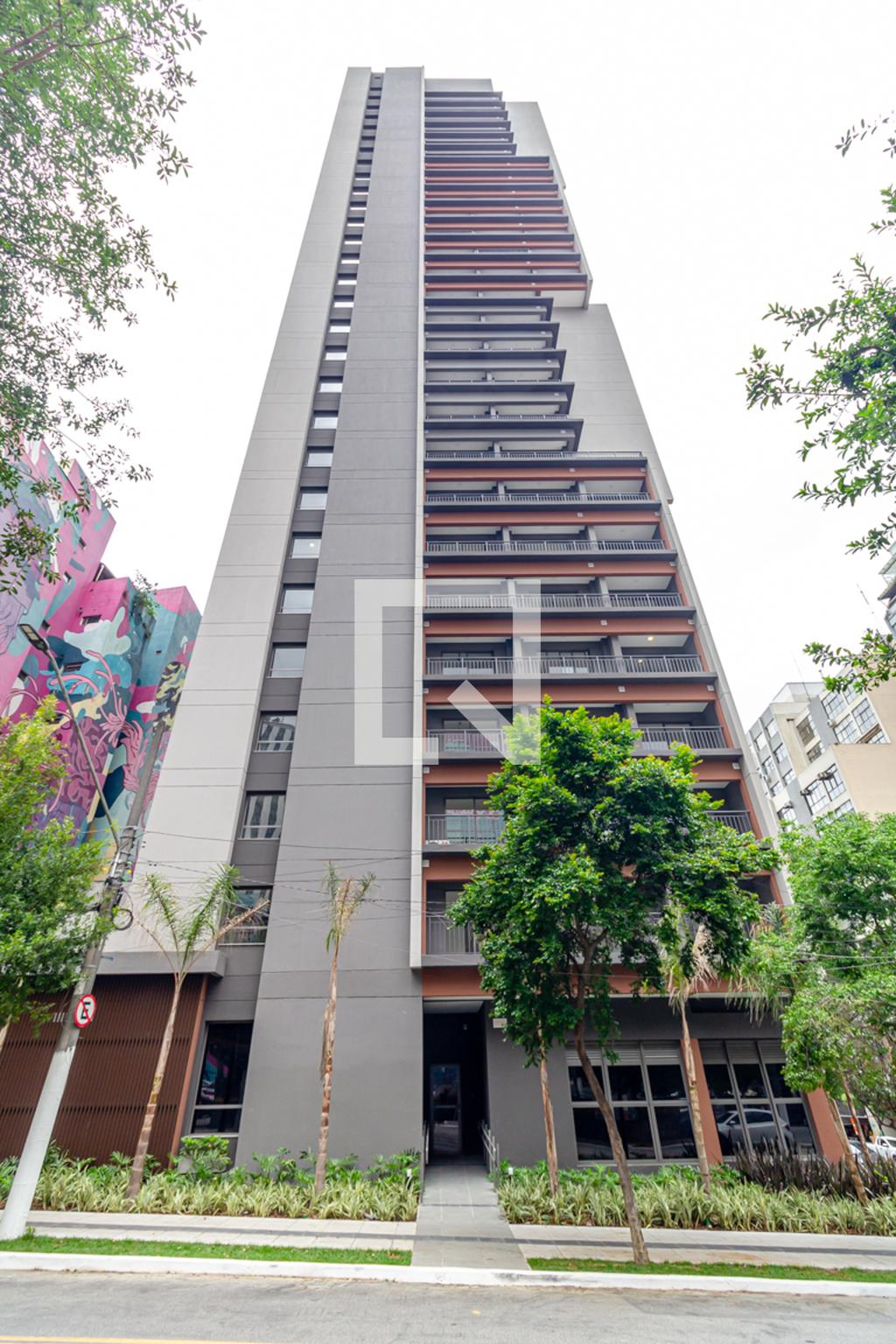 Fachada Condomínio Think República