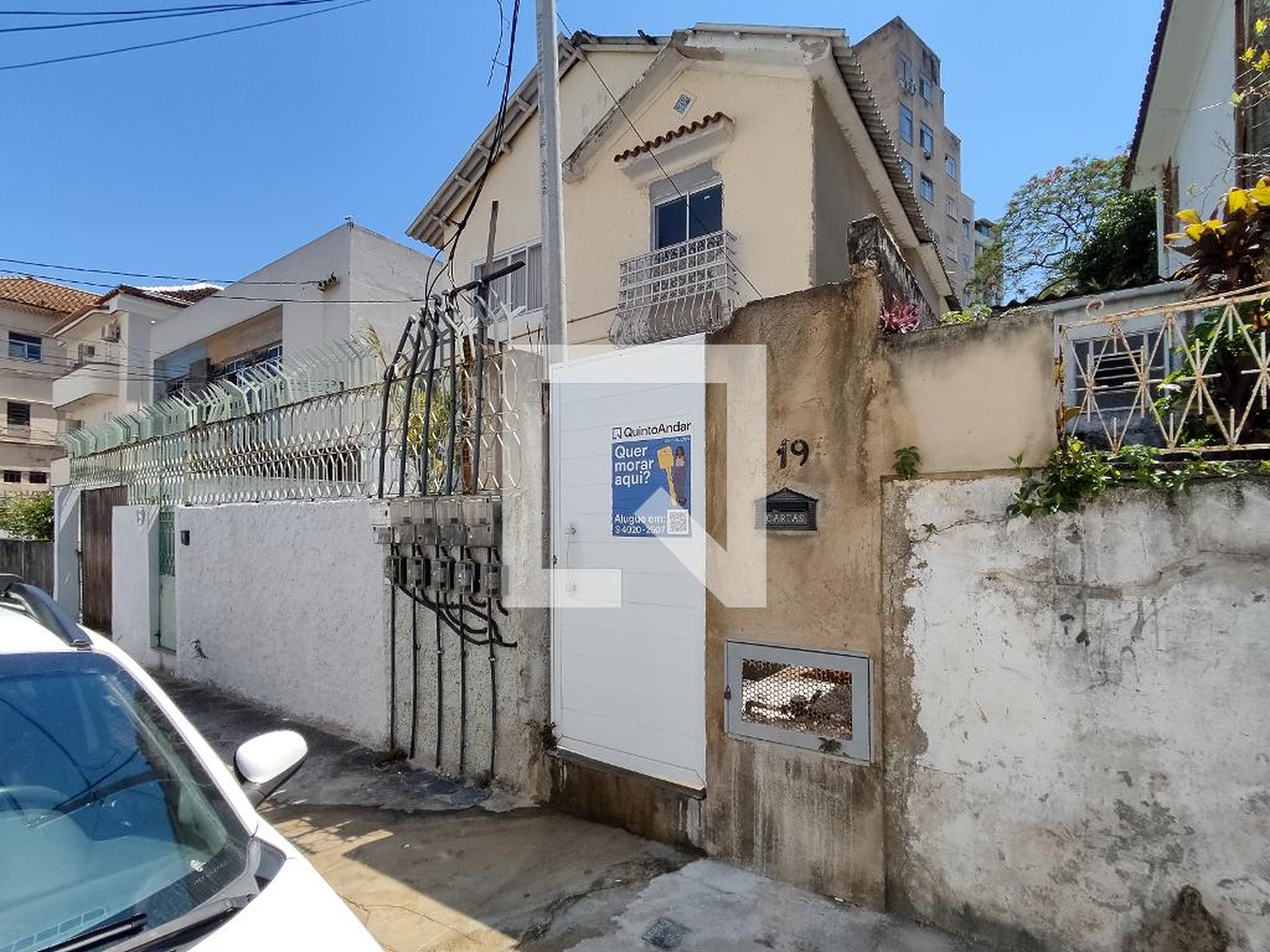 Fachada Condomínio em Rua Rocha Pombo, 19