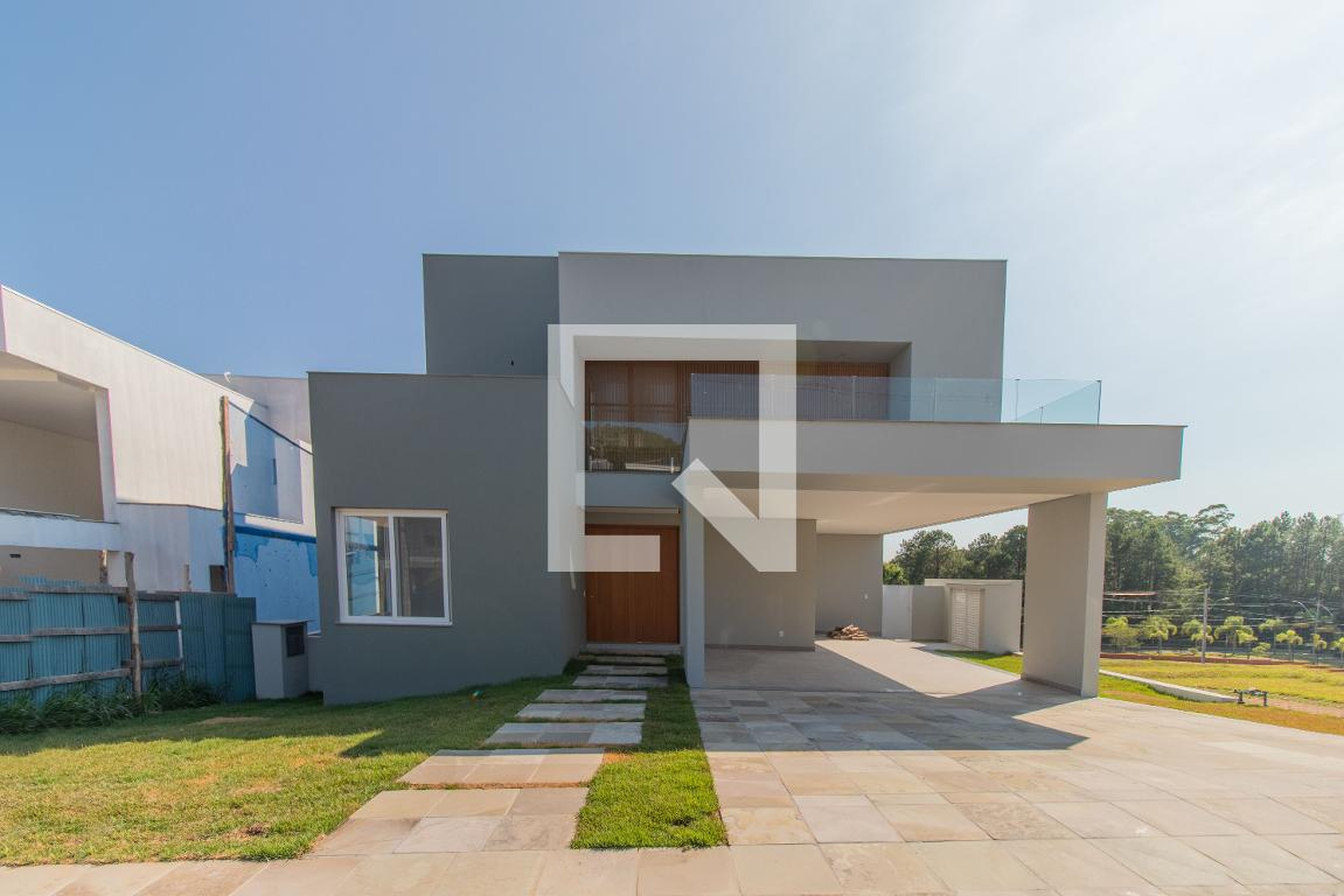 Fachada Condomínio em Estrada das Três Meninas, 2002