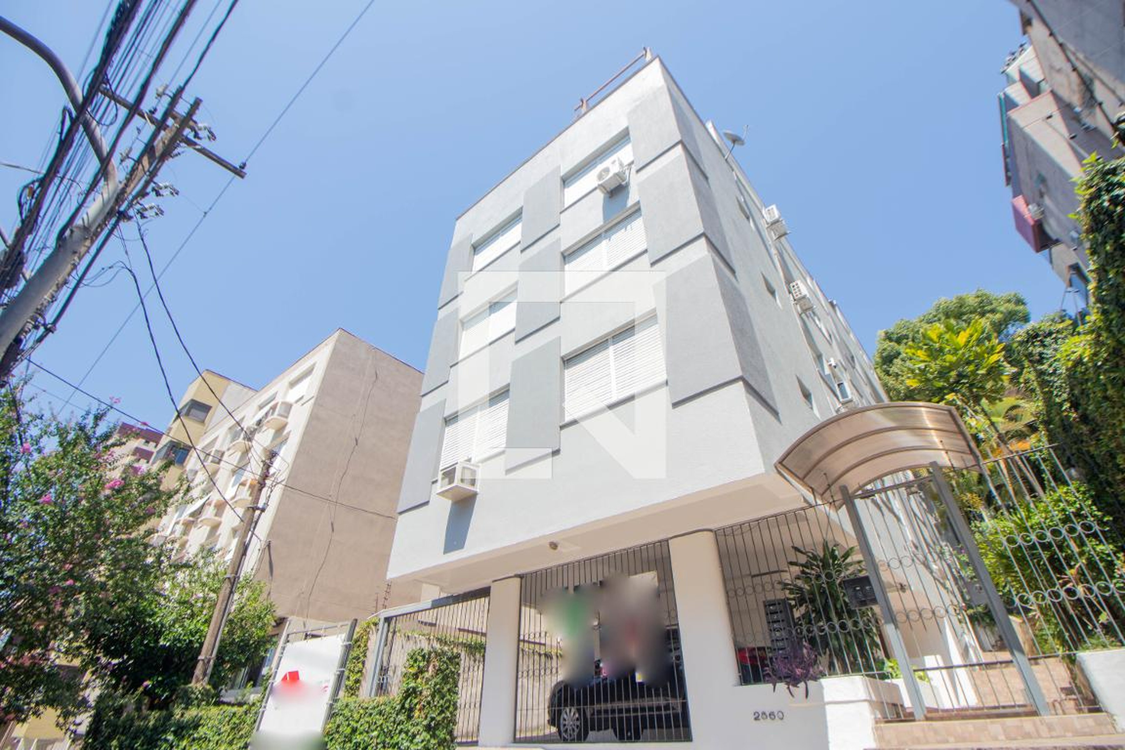 Fachada Condomínio em Rua Vicente da Fontoura, 2860