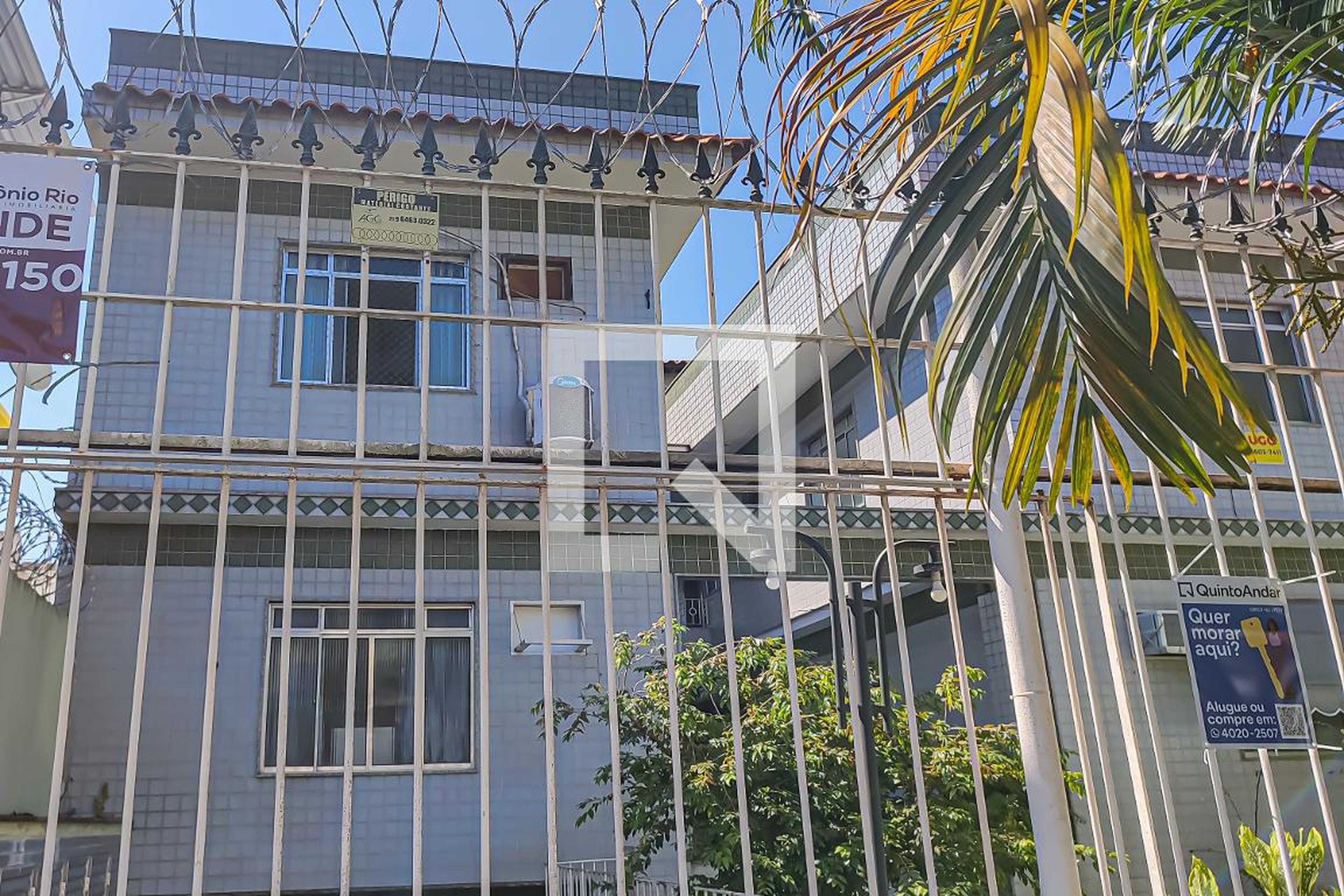 fachada Condomínio em Rua Androcles, 301