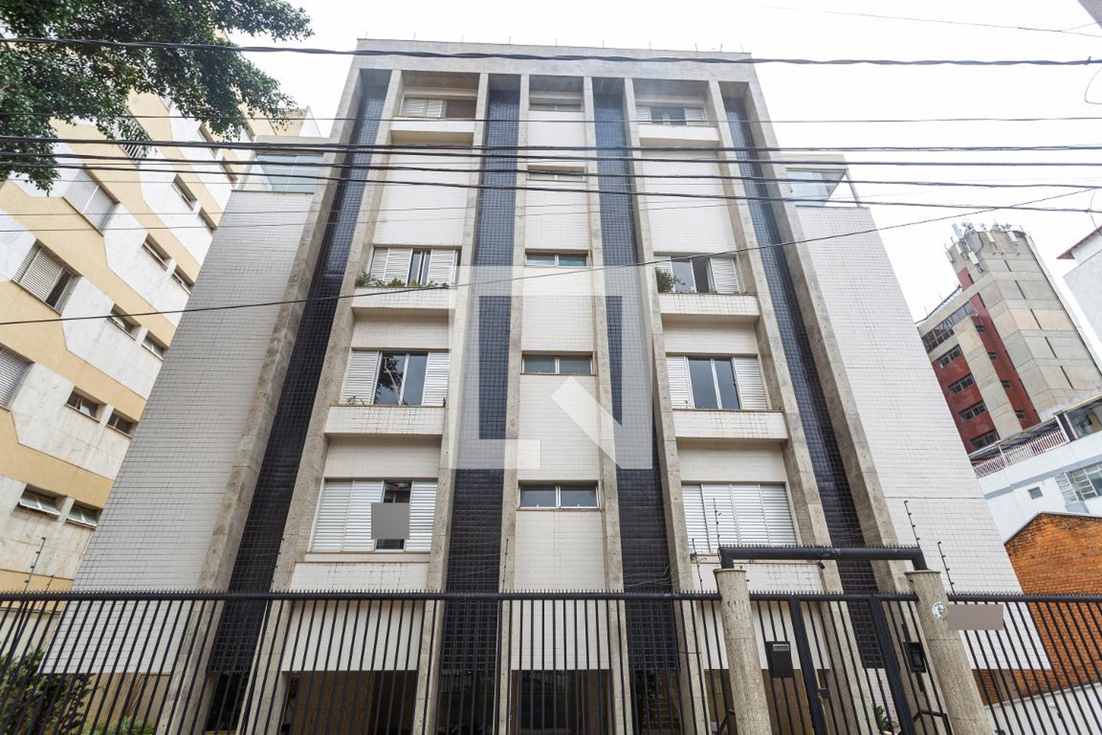 Fachada Condomínio em Avenida dos Bandeirantes, 421