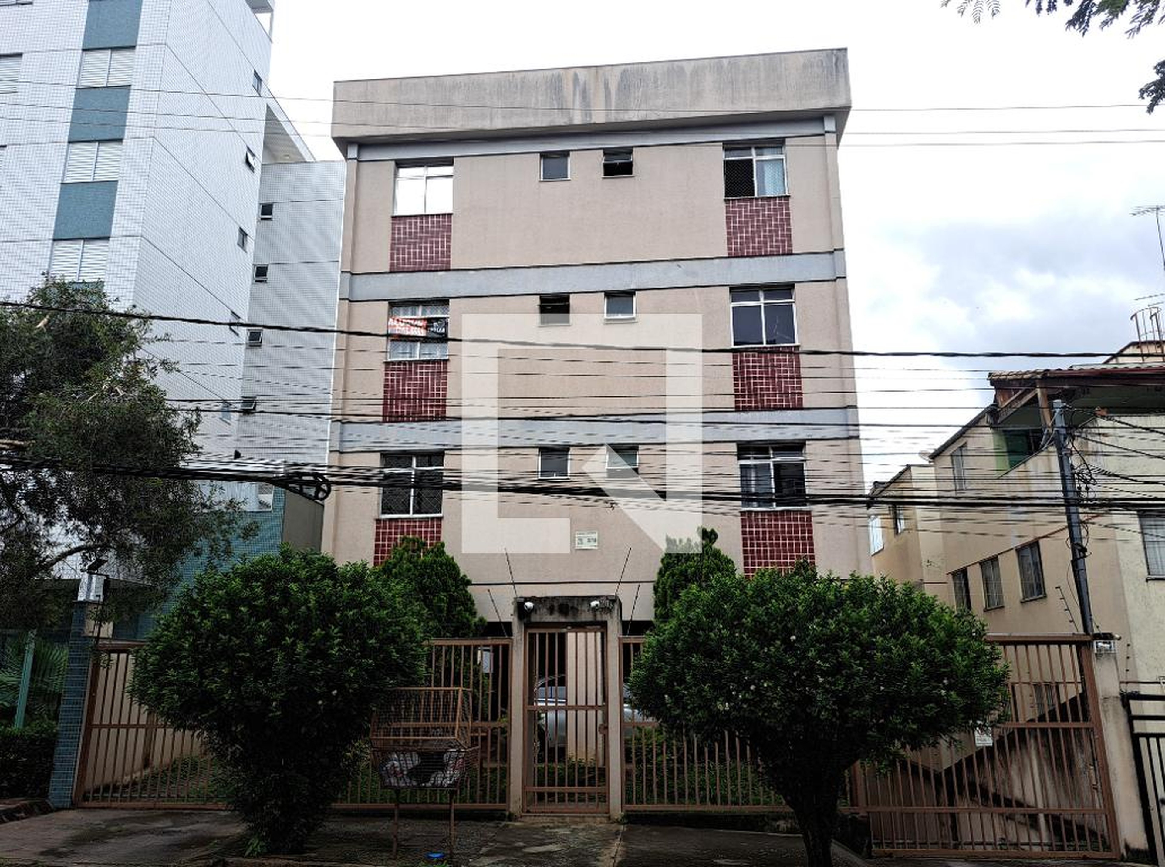 Fachada Condomínio em Rua Maestro George Marinuzi, 281