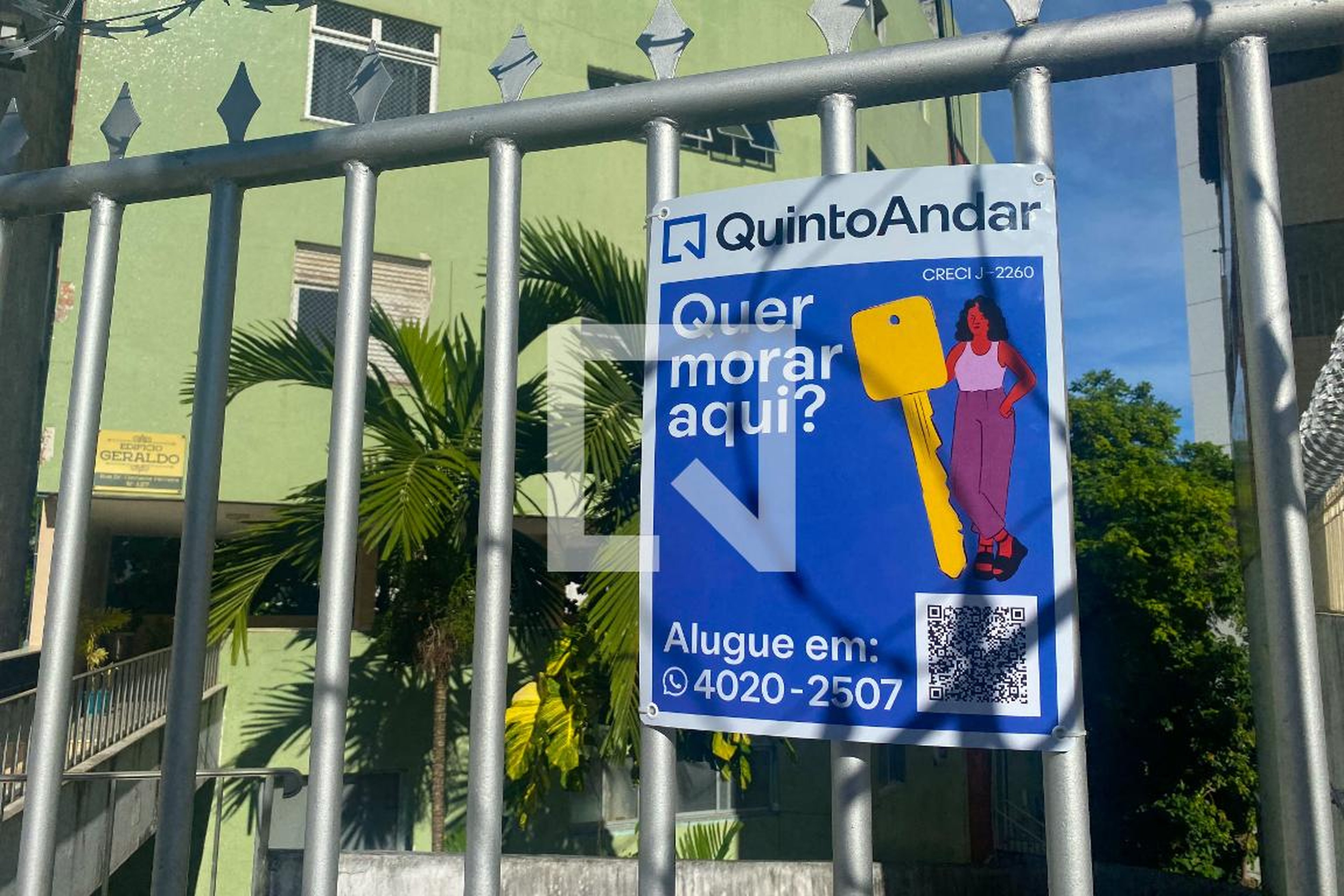 Fachada Condomínio em Rua Doutor Clemente Ferreira, 127