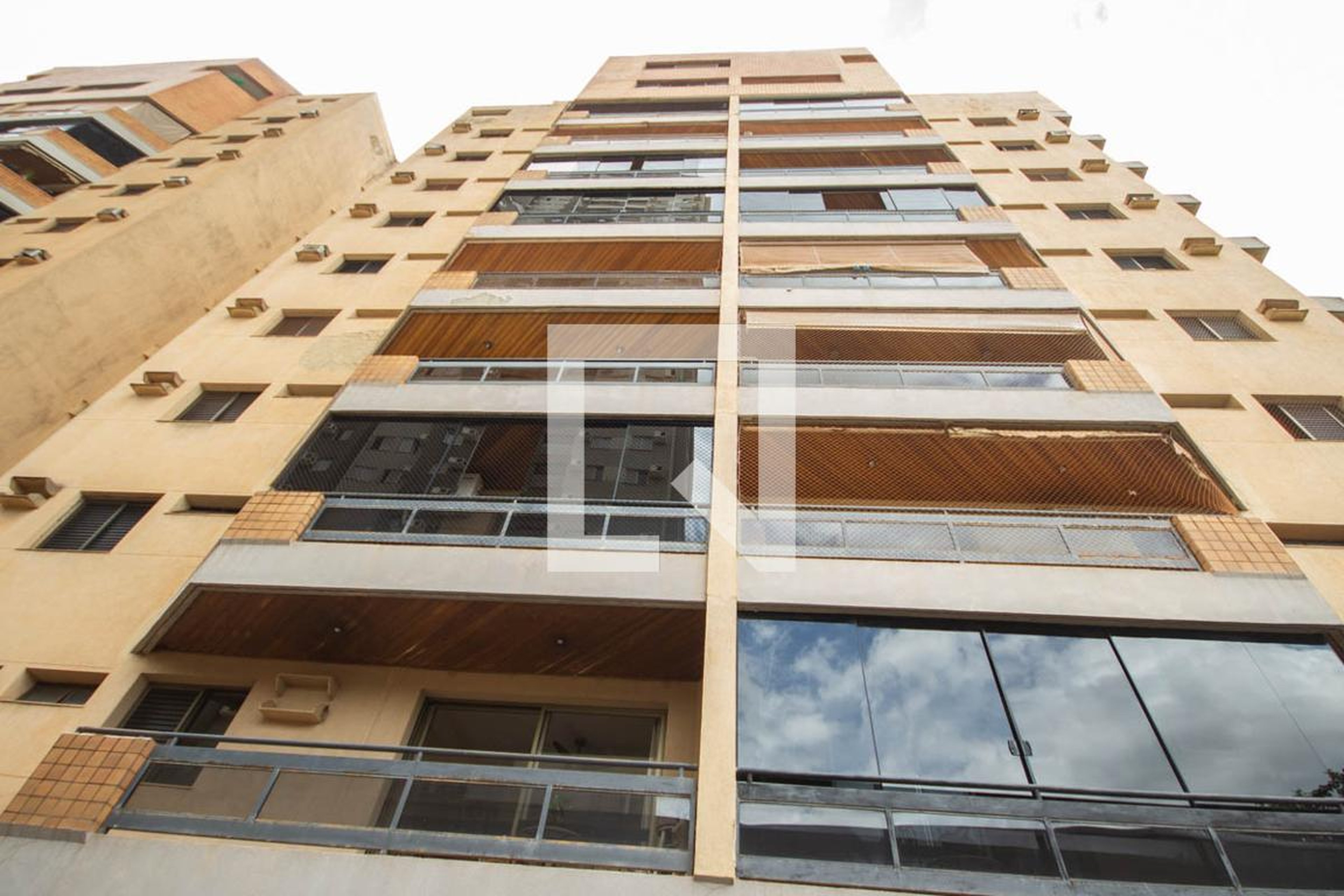 Fachada do Prédio Condomínio PAU Brasil