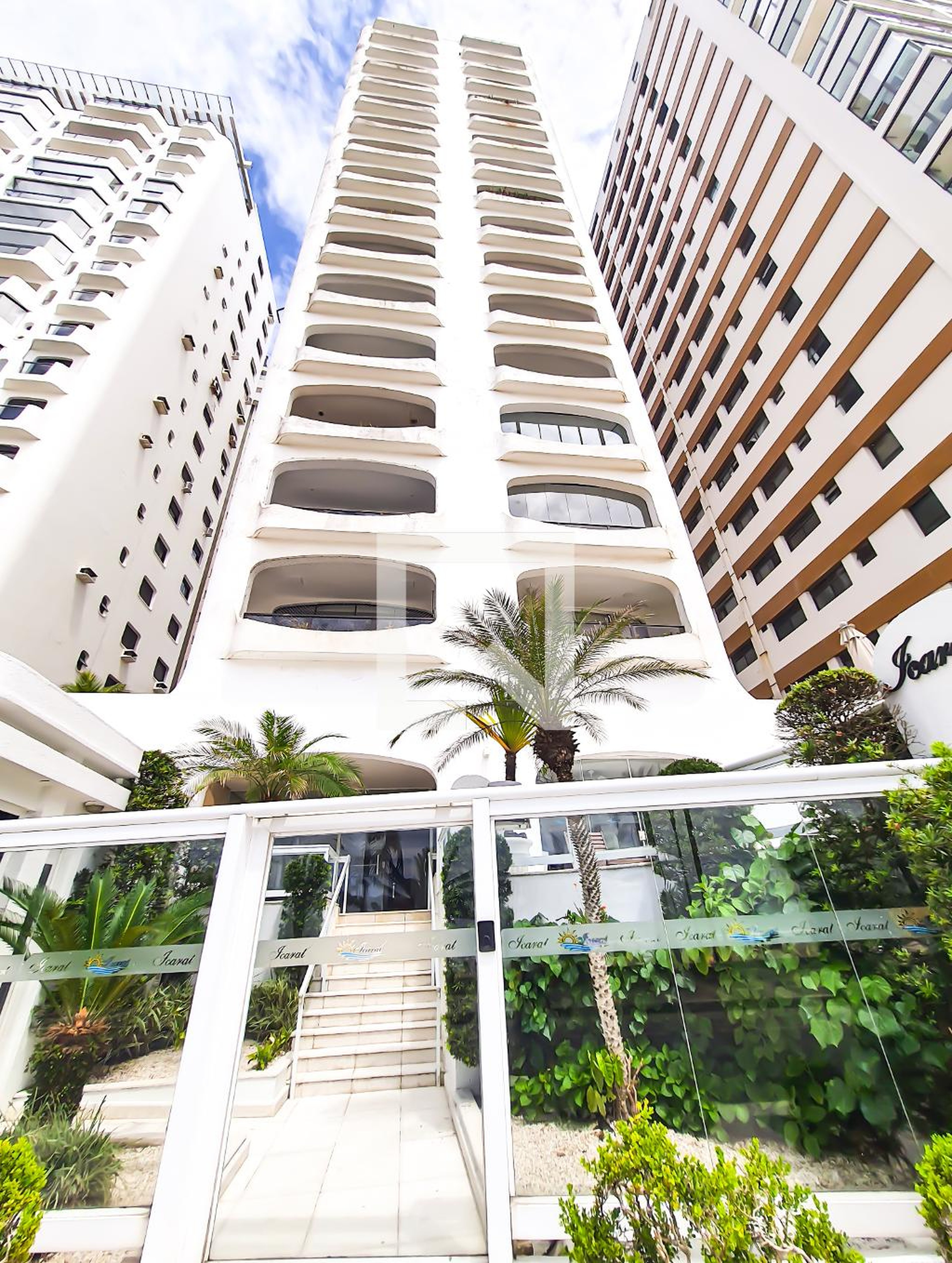 Fachada do Prédio Condomínio Icarai