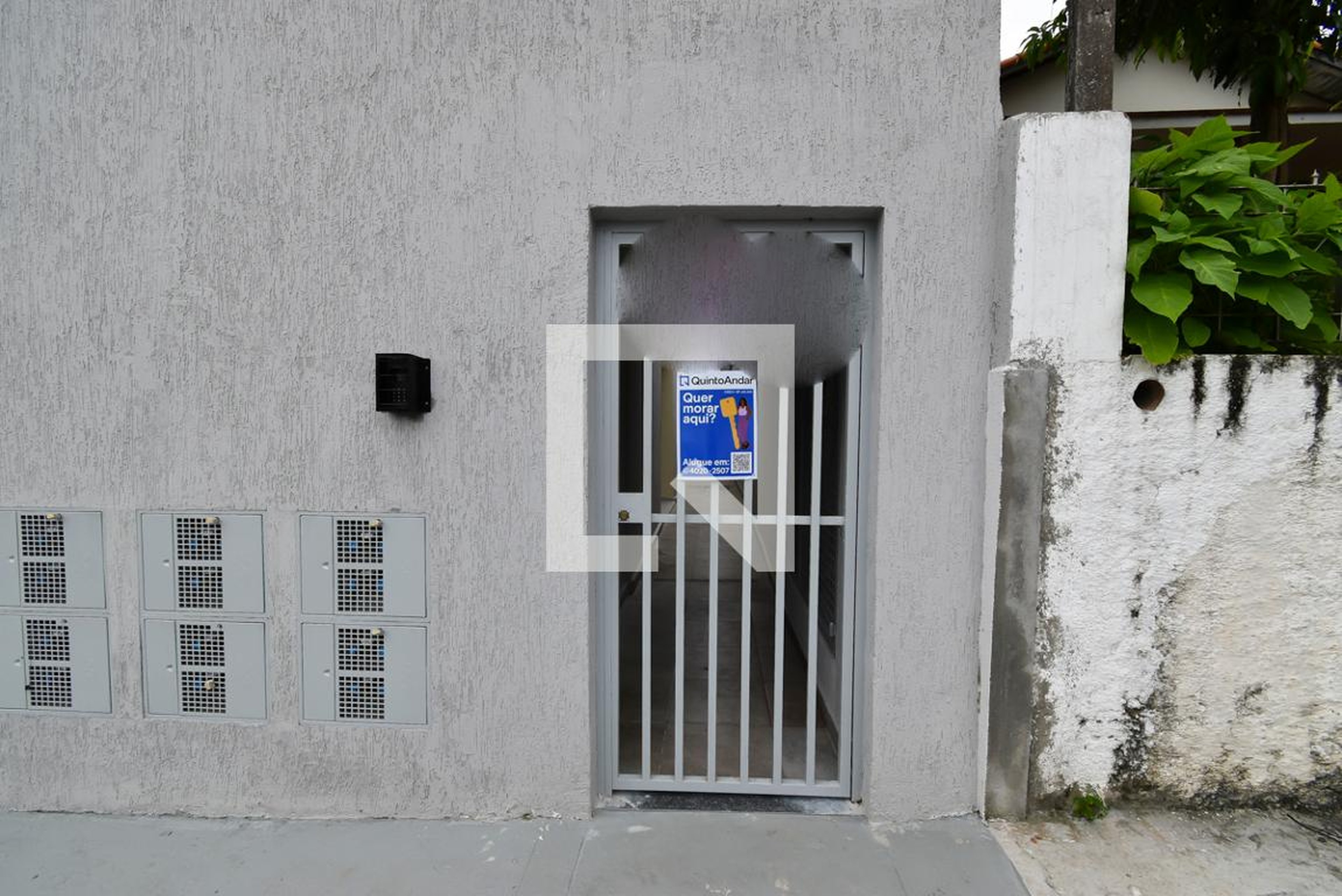 Fachada Condomínio em Rua Alberto Moreira Batista Filho, 12