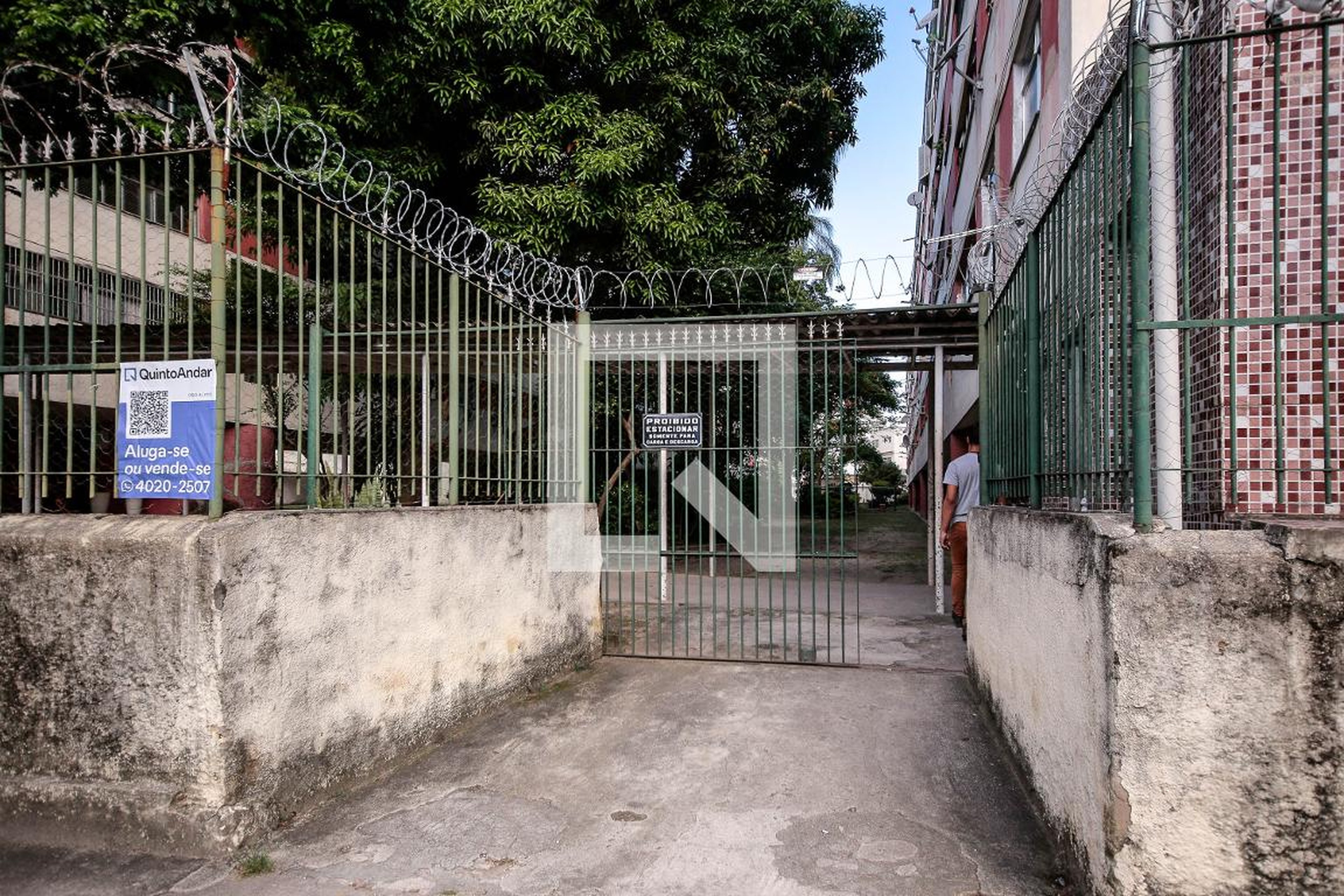 Fachada Condomínio em Rua Alcina, 281