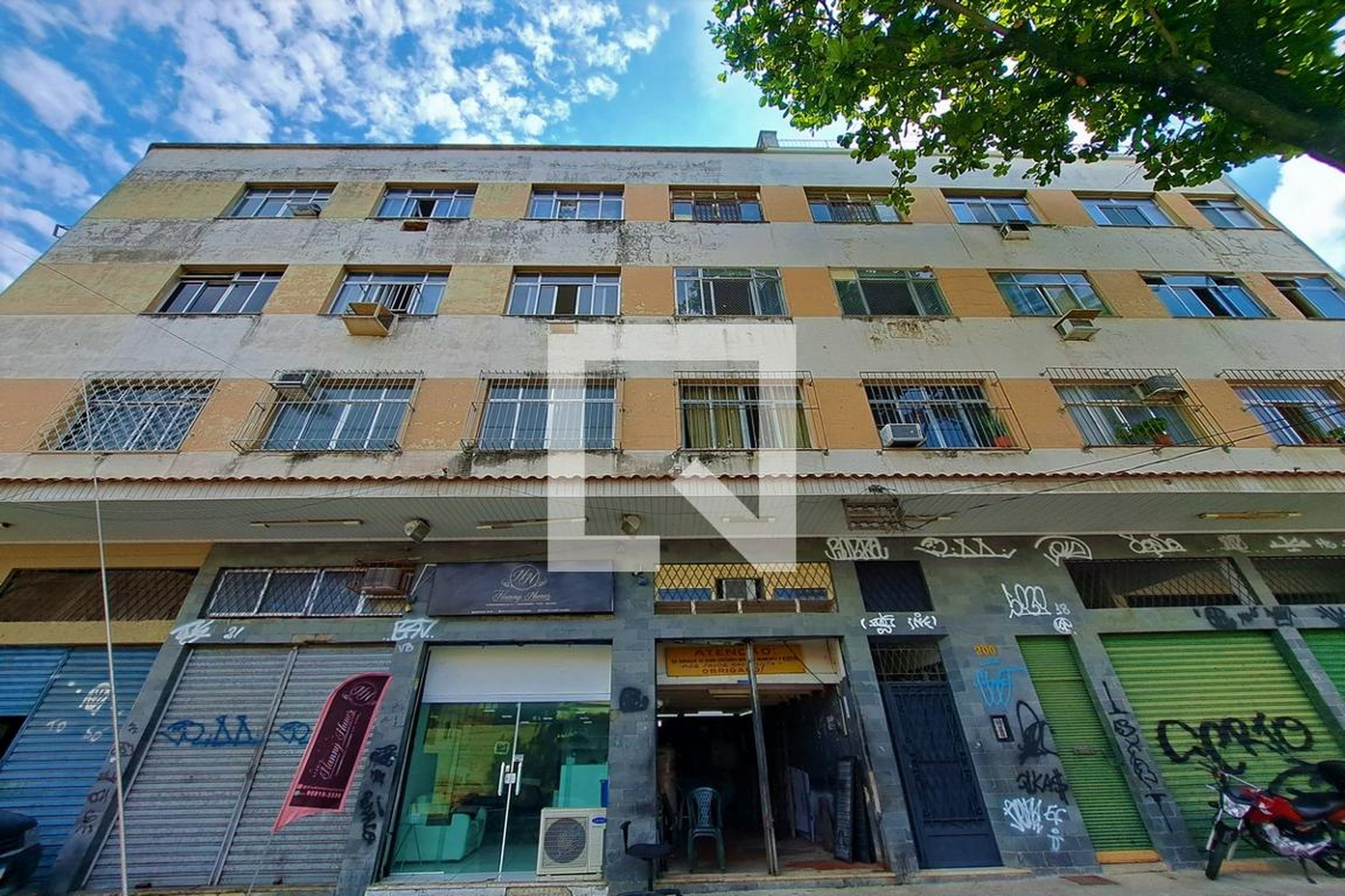 Fachada Condomínio em Rua General Belegarde, 200