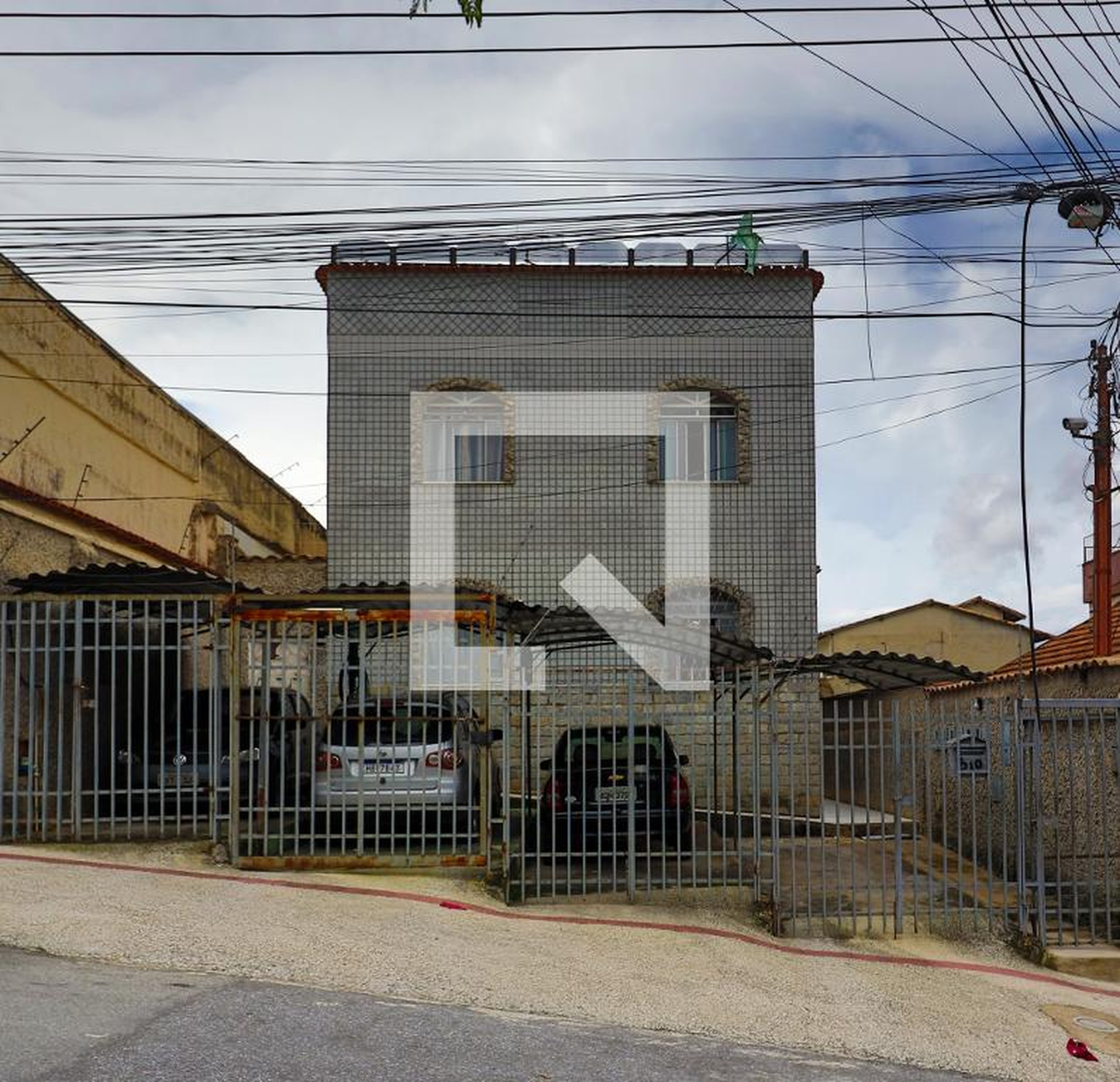 Fachada Condomínio em Rua Cândido Lúcio, 510