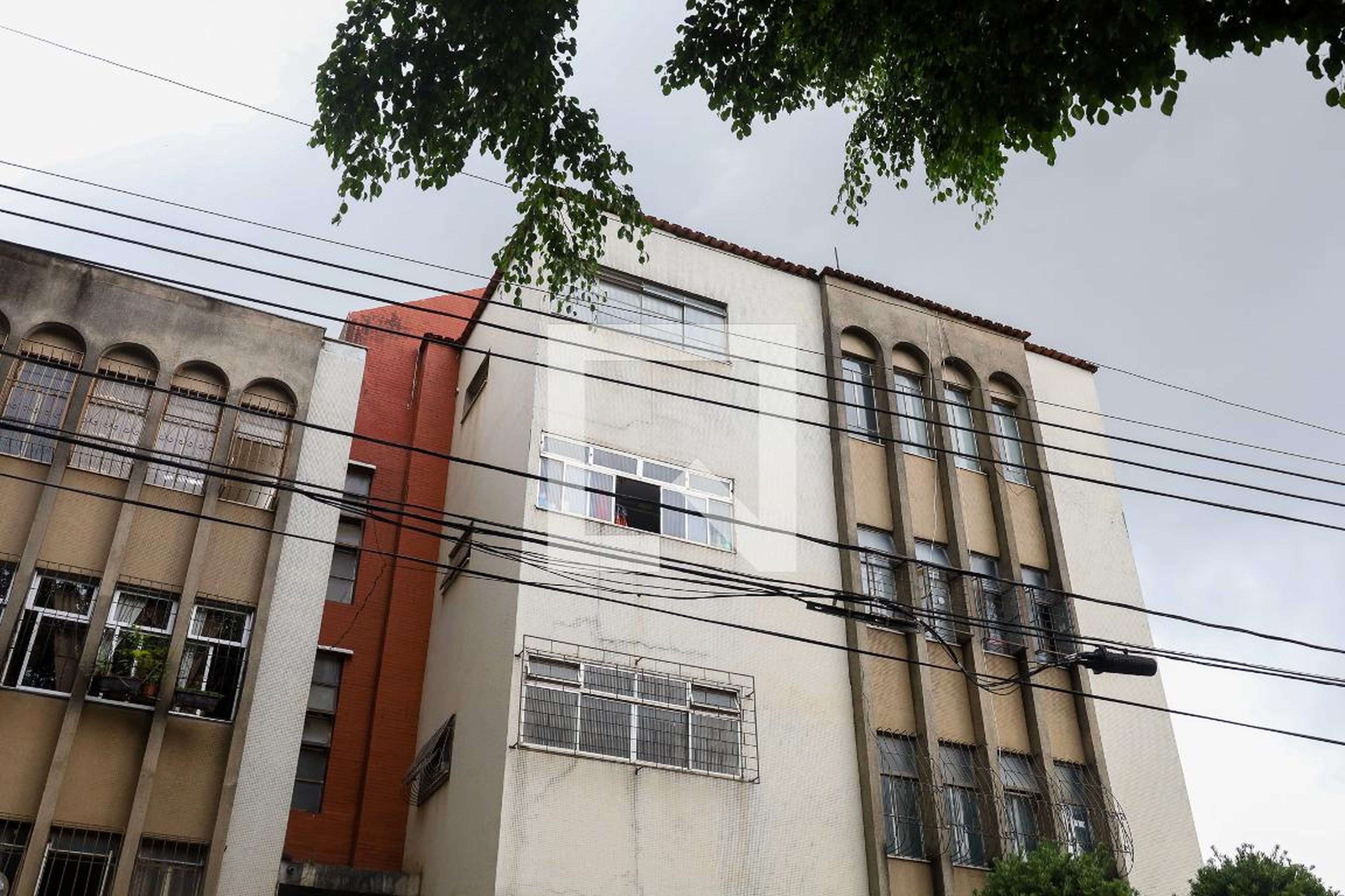 Fachada Condomínio em Avenida das Castanholas, 1