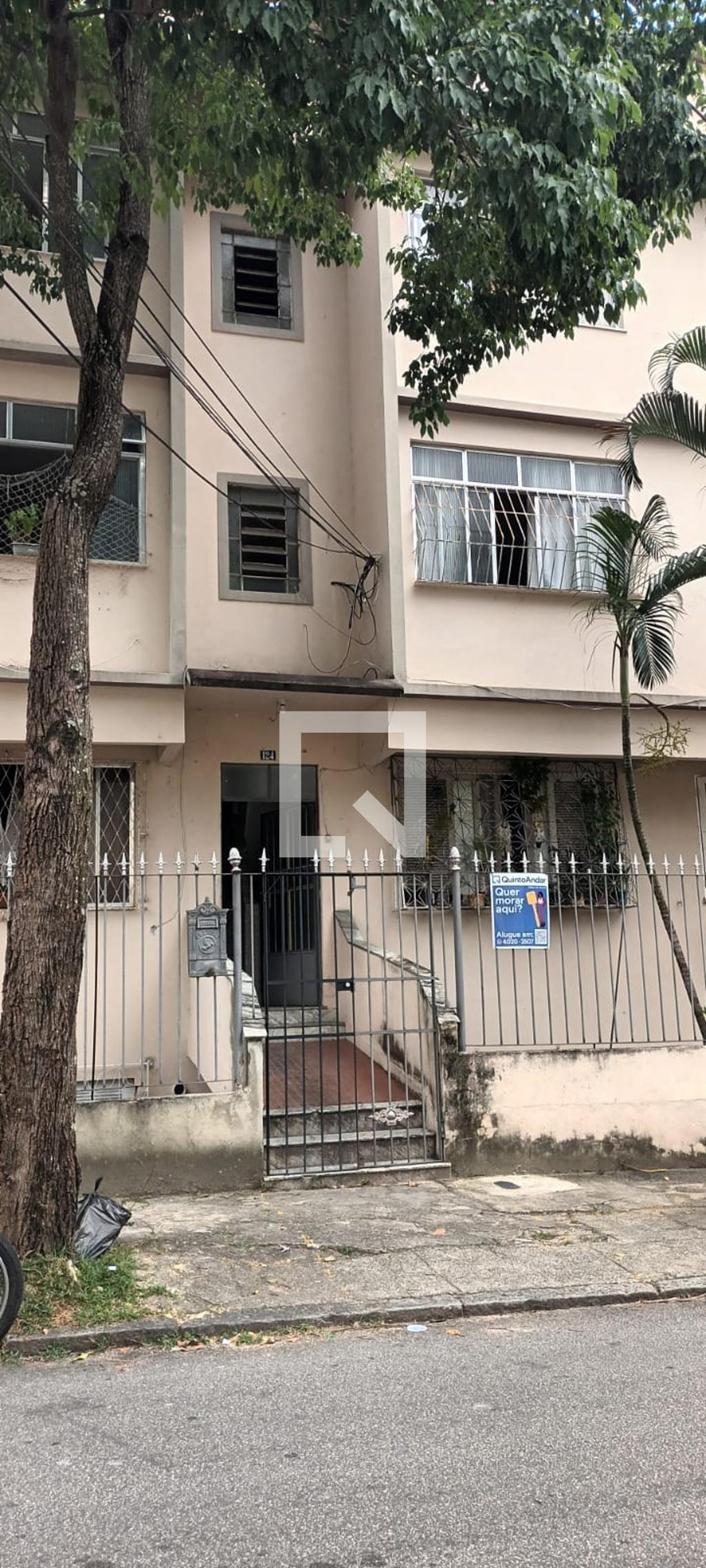 Fachada Condomínio em Rua Azamor, 124