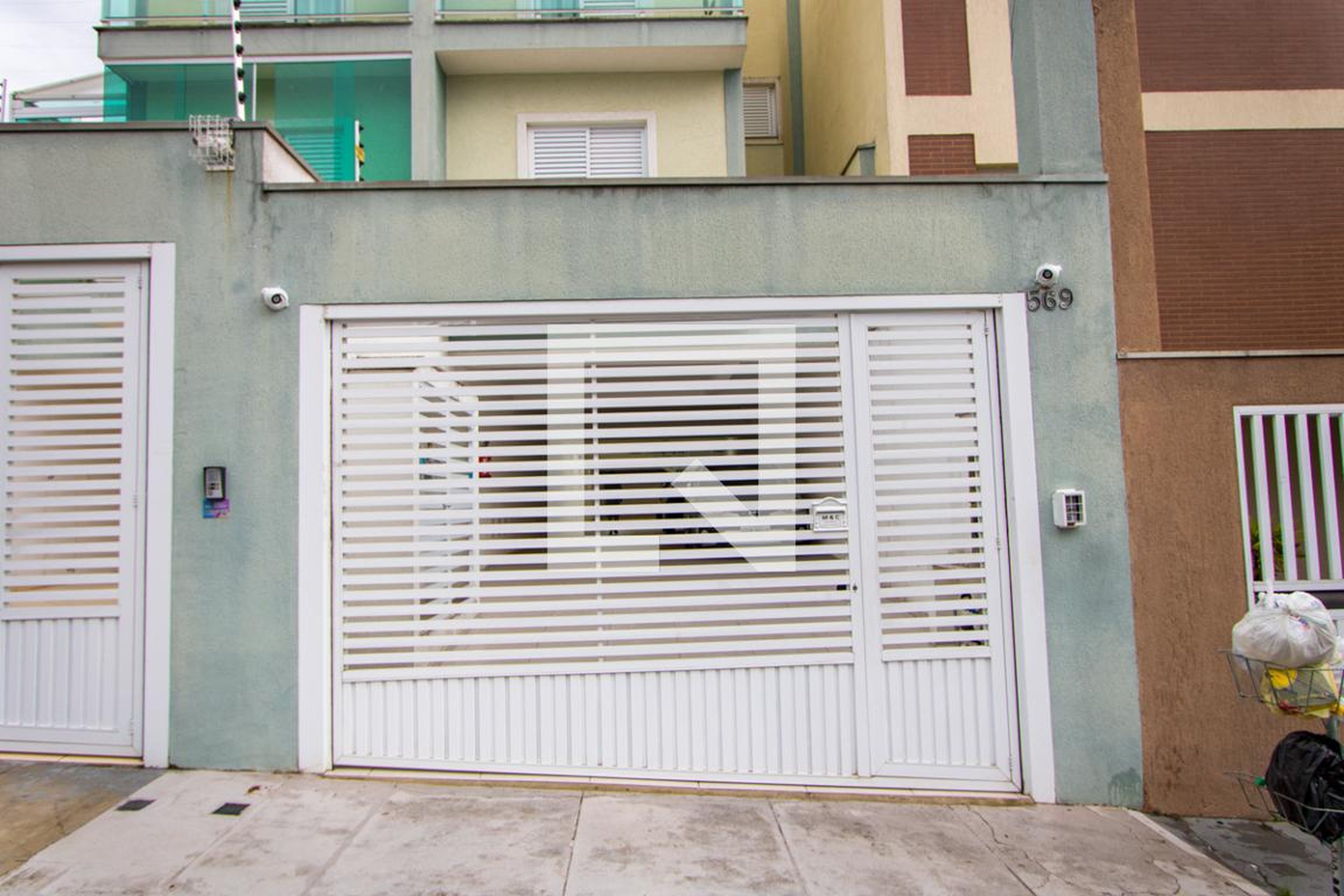 Fachada Condomínio em Rua Muritiba, 569