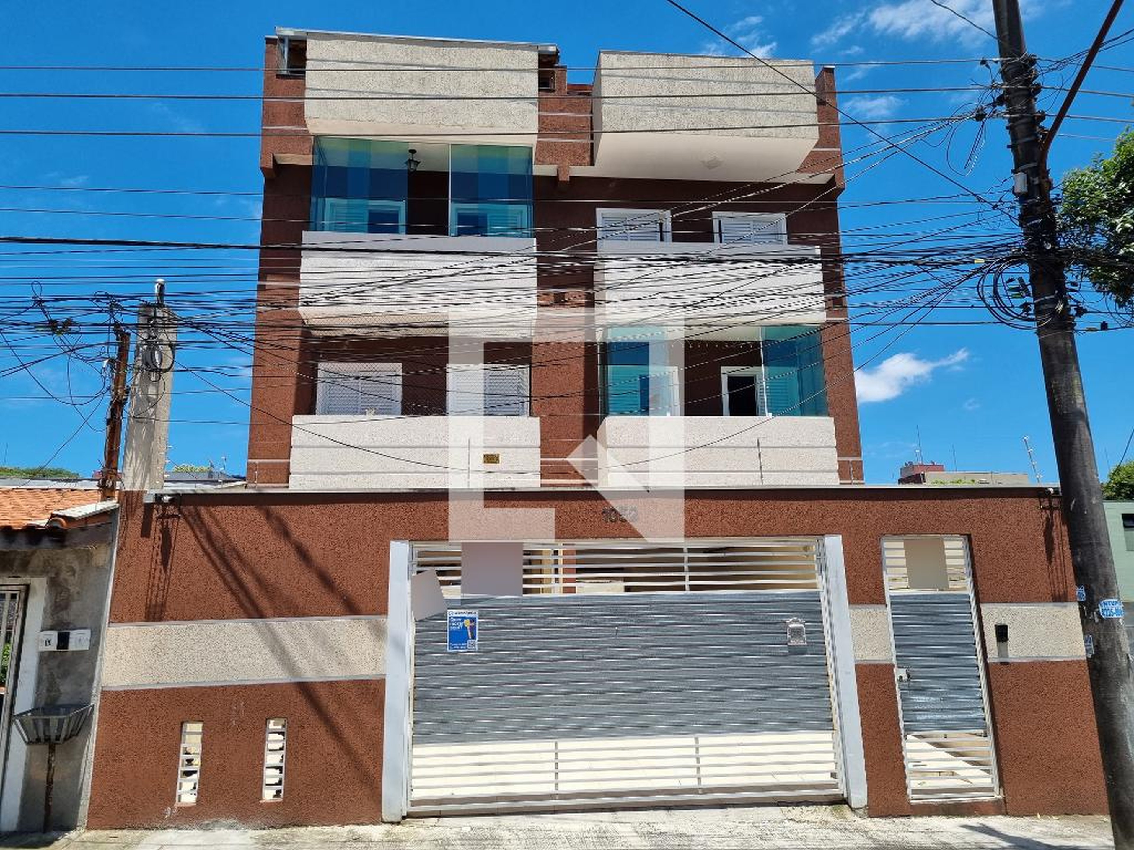 Fachada Condomínio em Rua Ingá, 252