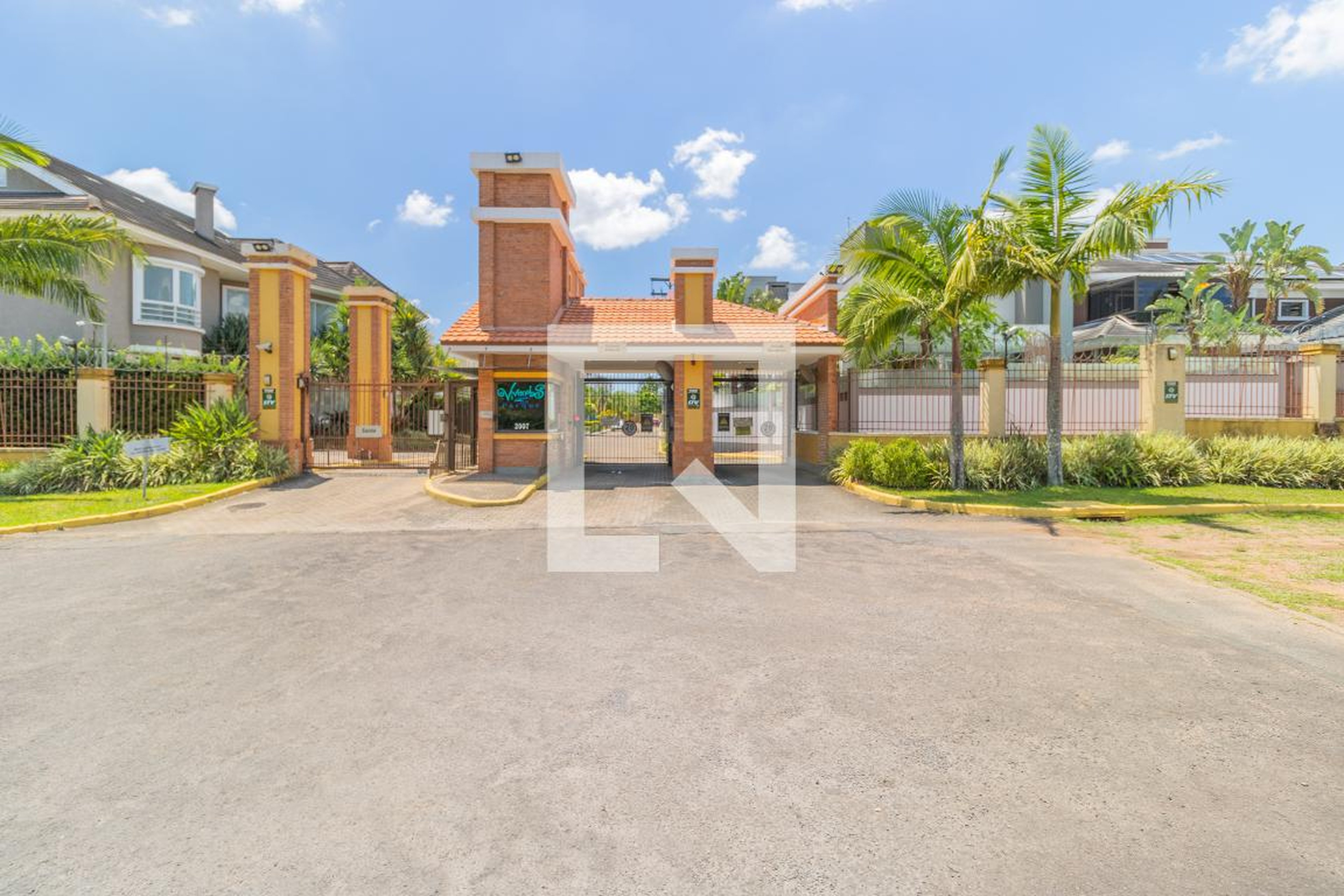 Fachada do condomínio Condomínio Vivendas do Parque III