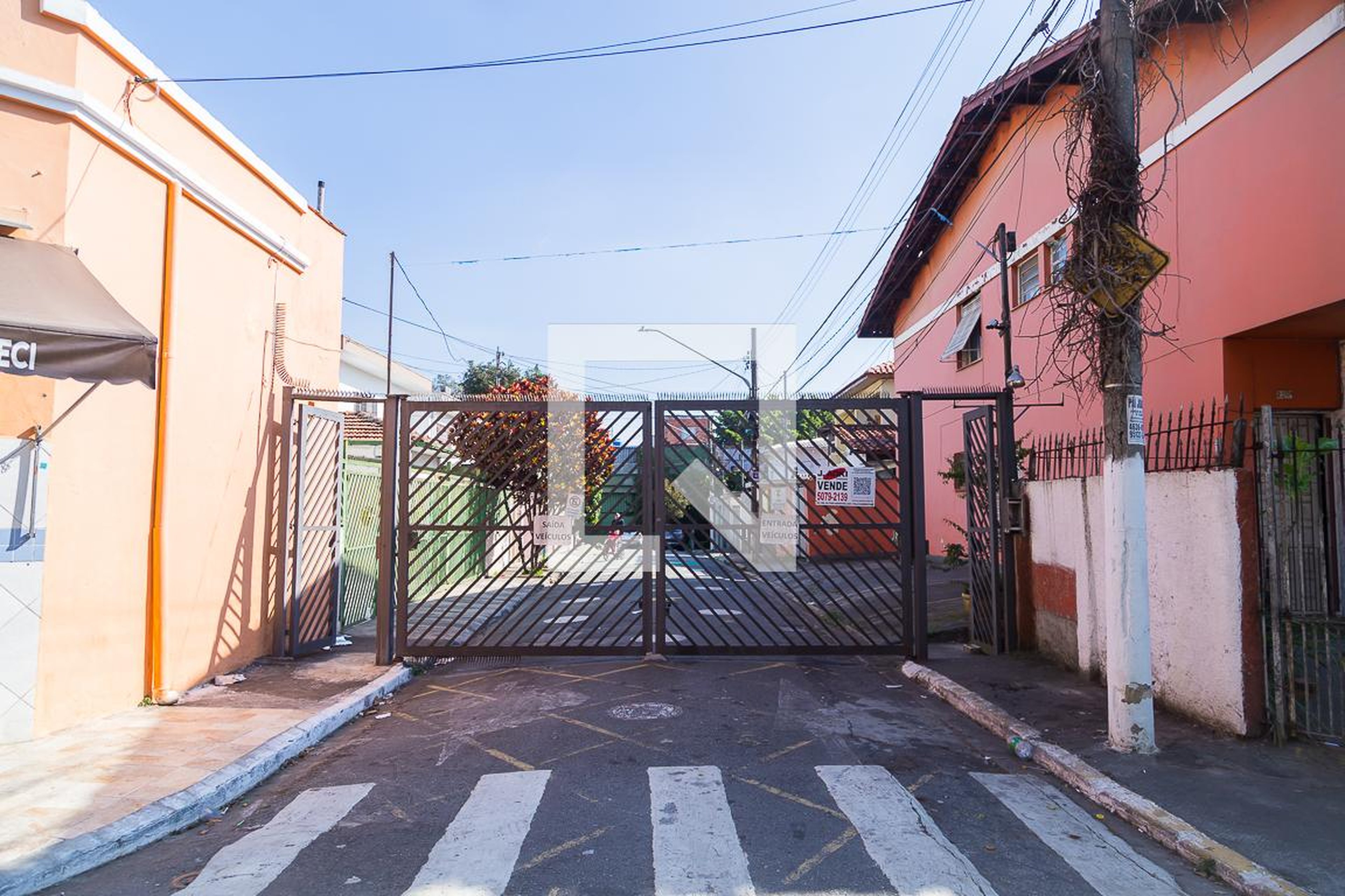 Fachada do Condomínio Condomínio em Rua Pedro Melges Sobrinho, 38