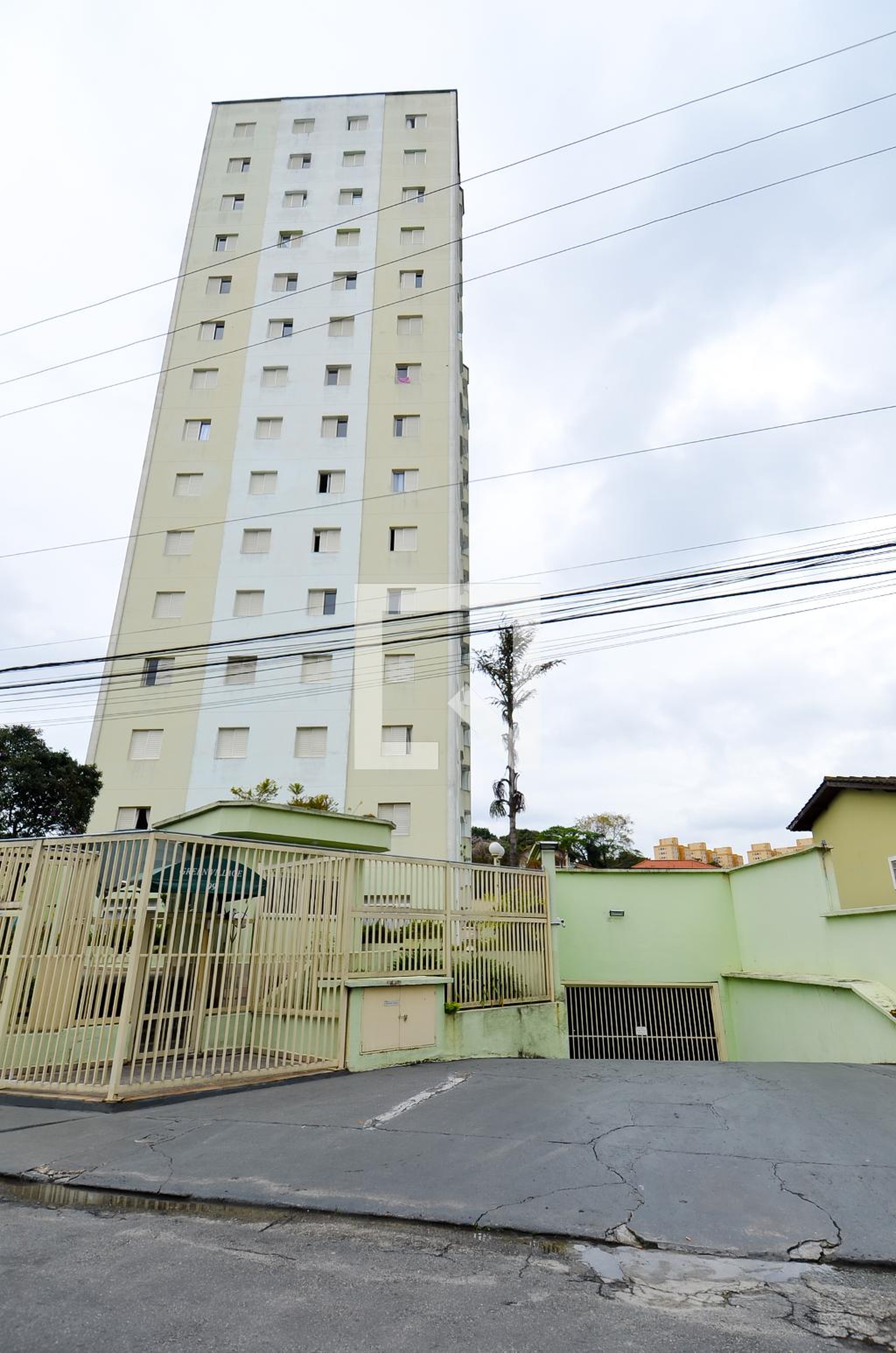 Fachada do Condomínio Condomínio Green Village