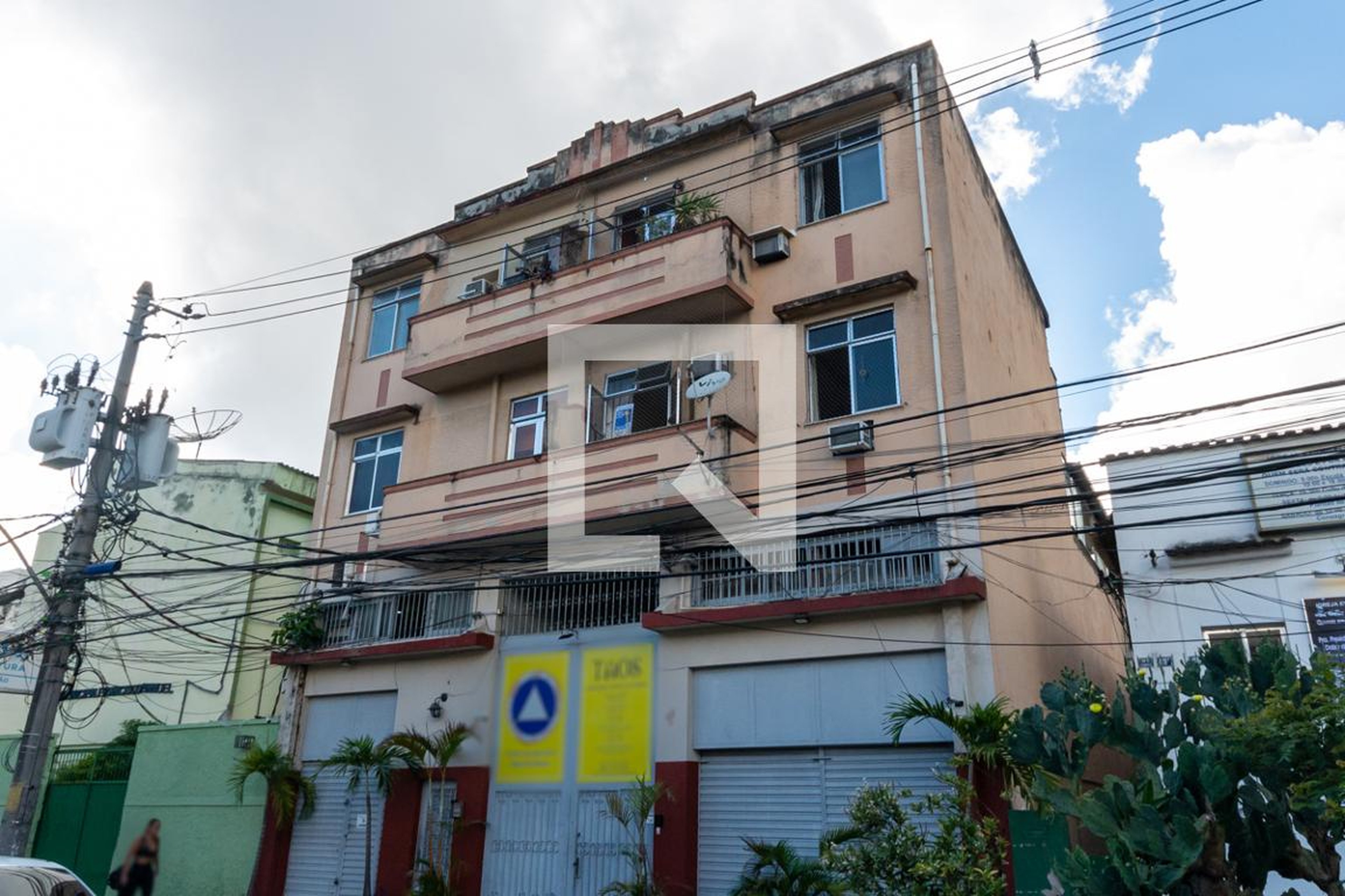 Fachada Condomínio em Rua Senador Soares, 65