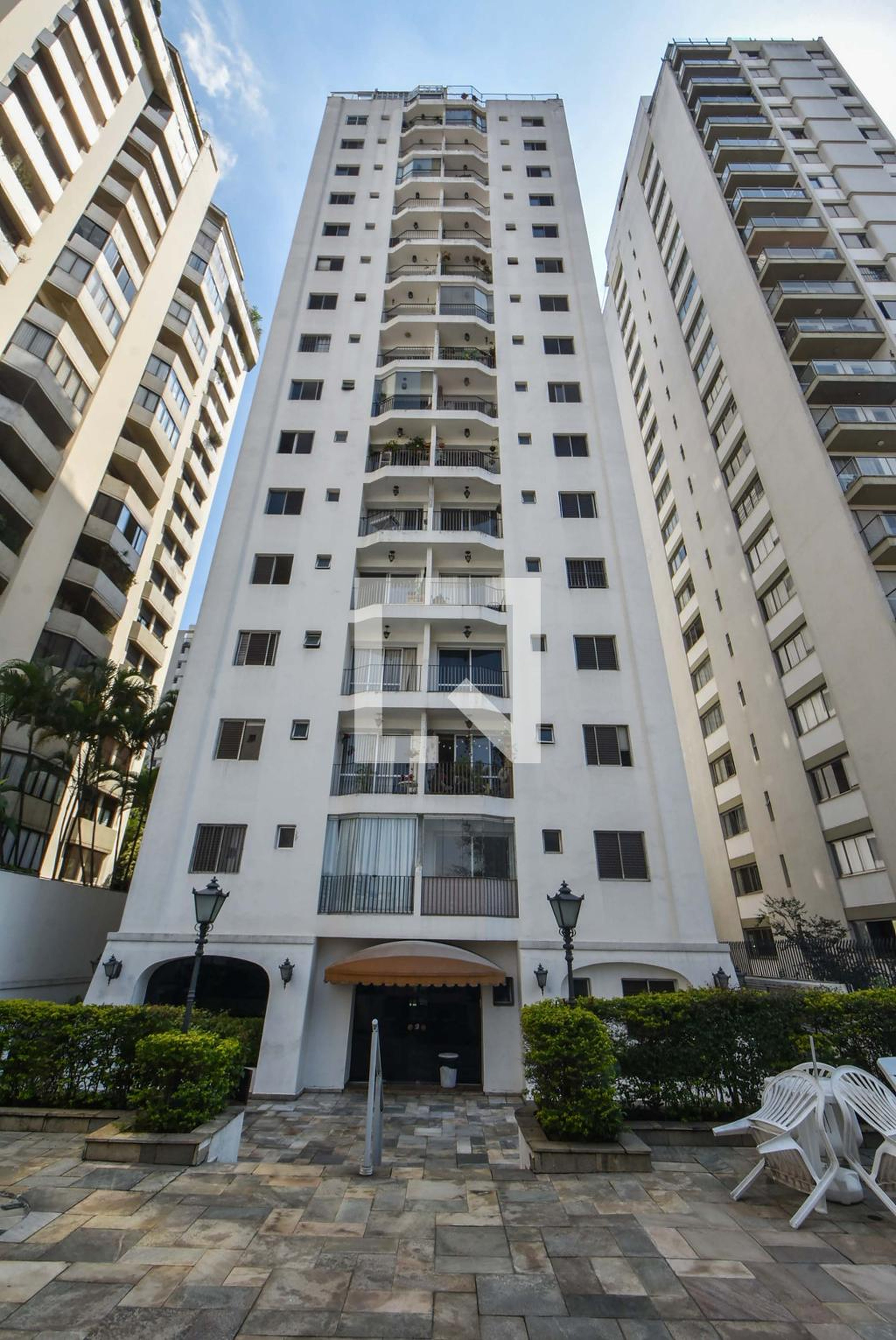 Prédio Condomínio Cláudia Maria