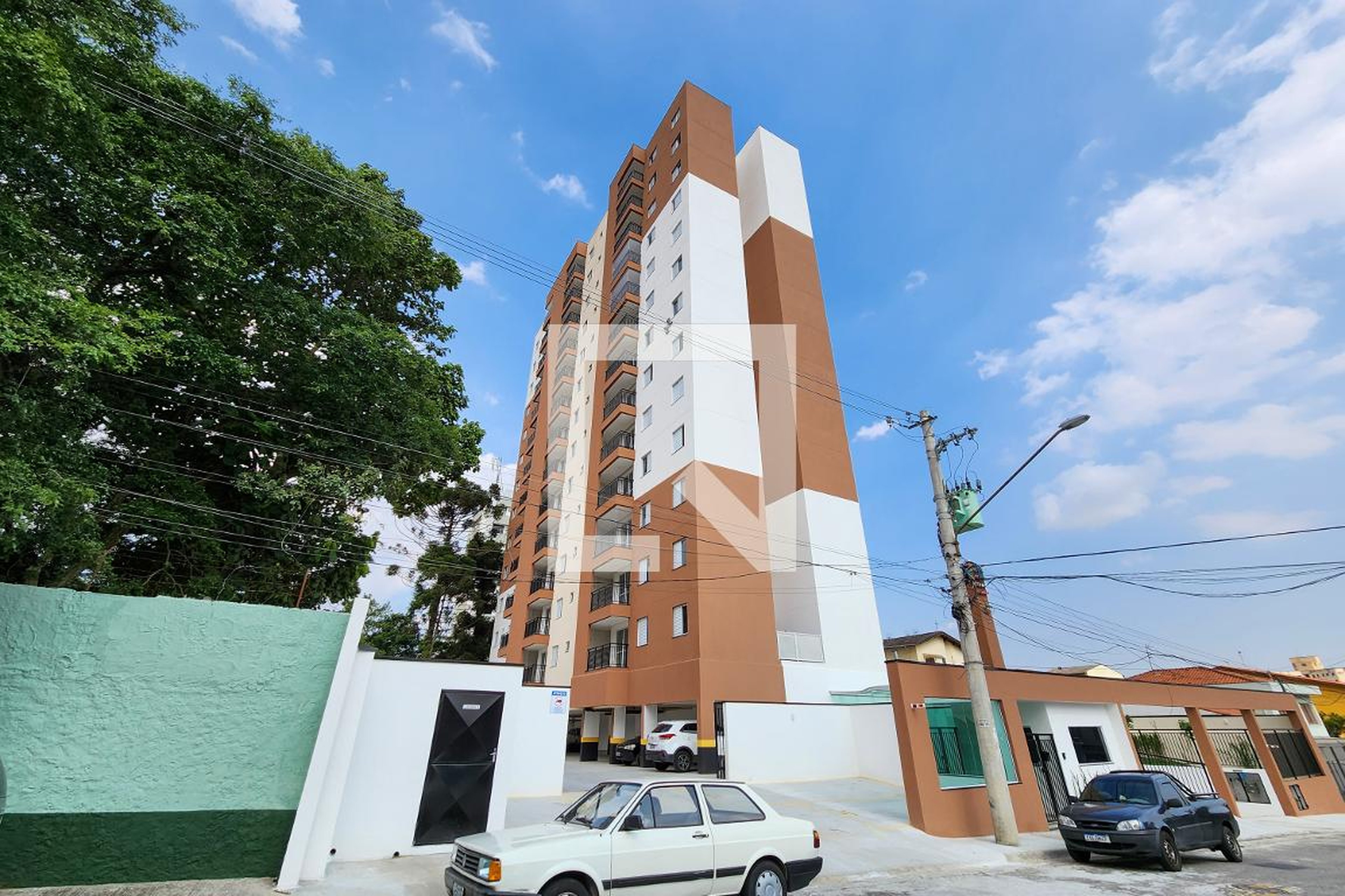 Fachada Condomínio em Rua Francisco Aíres, 99