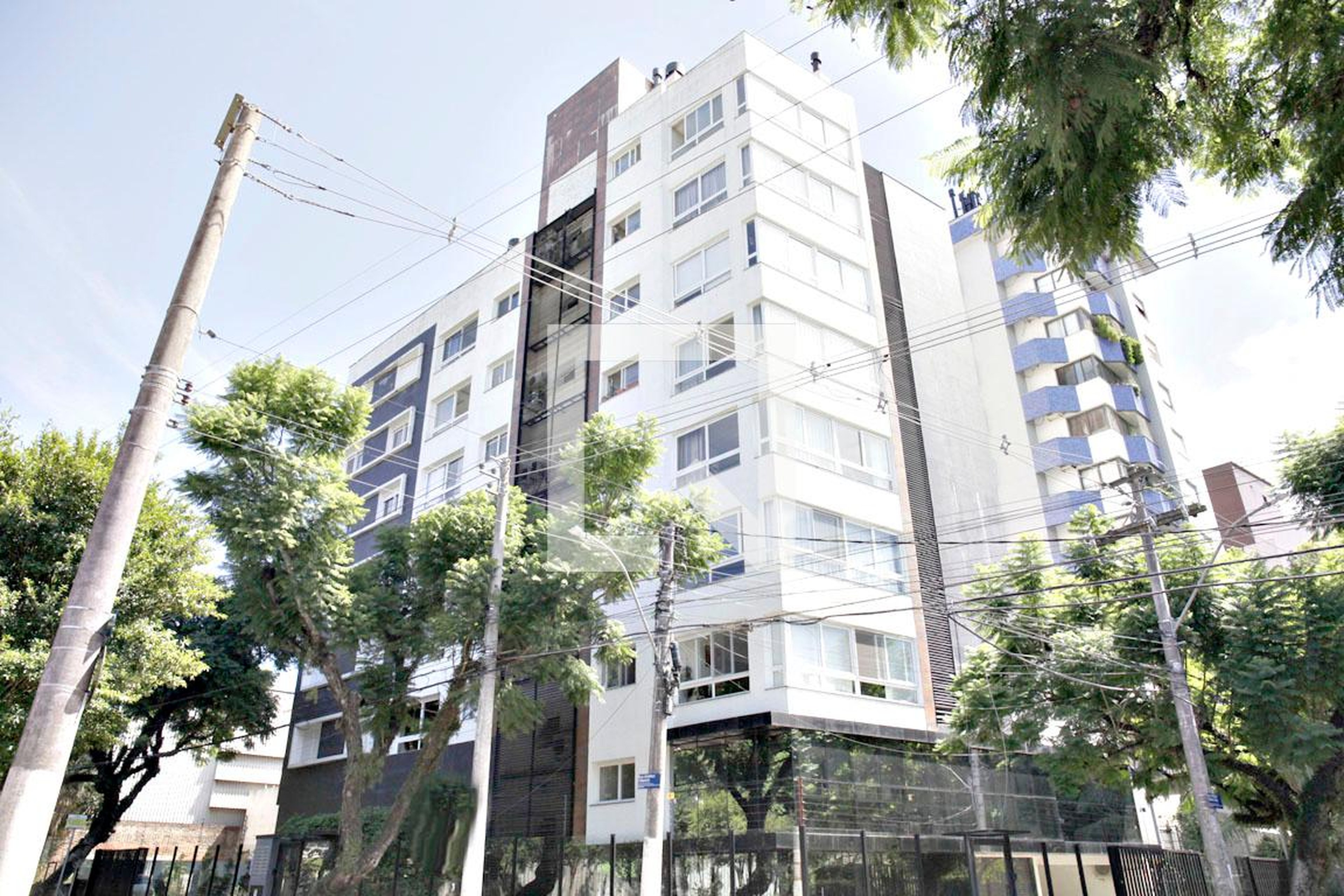 Fachada Condomínio em Rua Honório Silveira Dias, 985