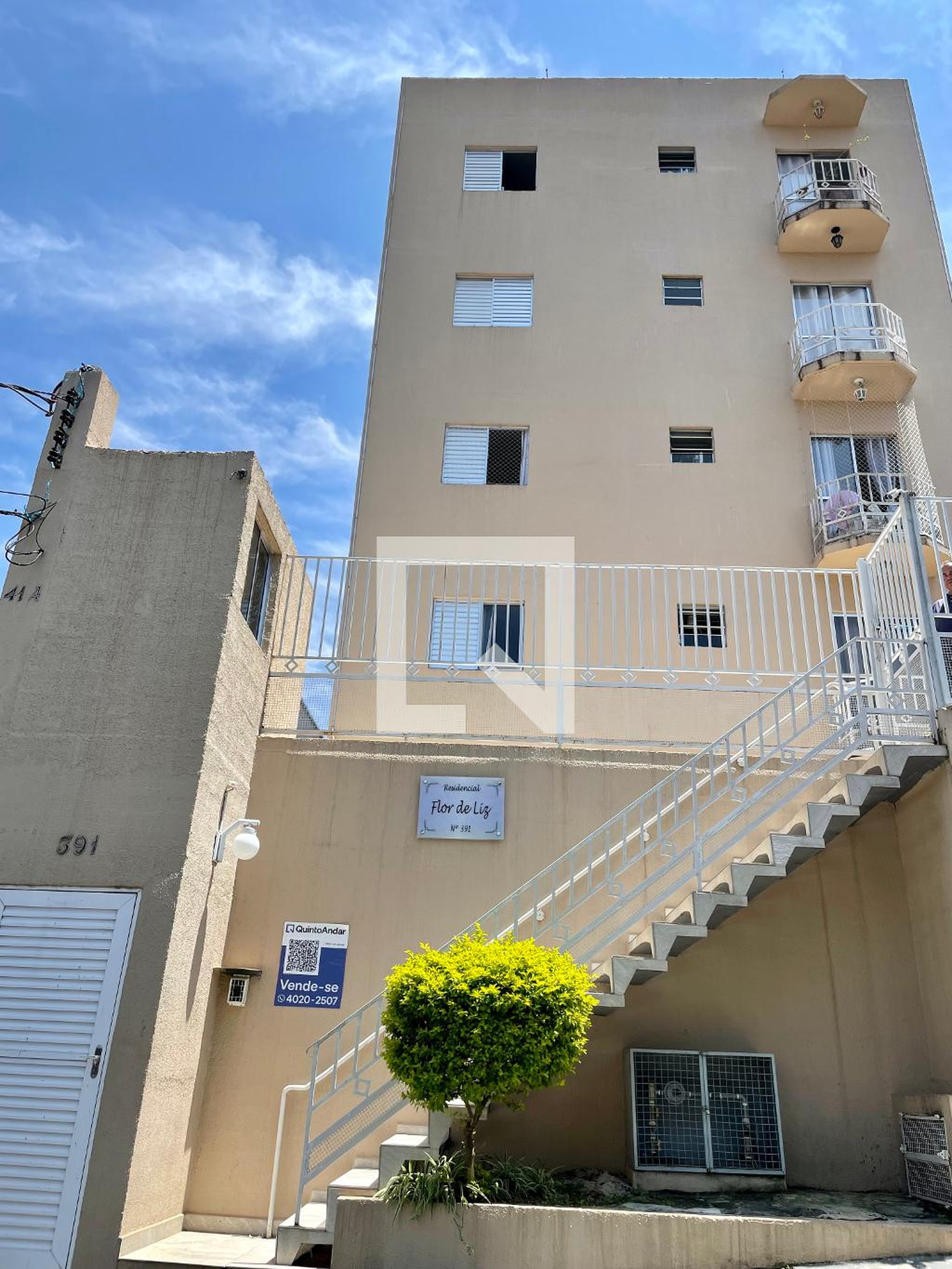 Fachada Residencial Flor de Liz