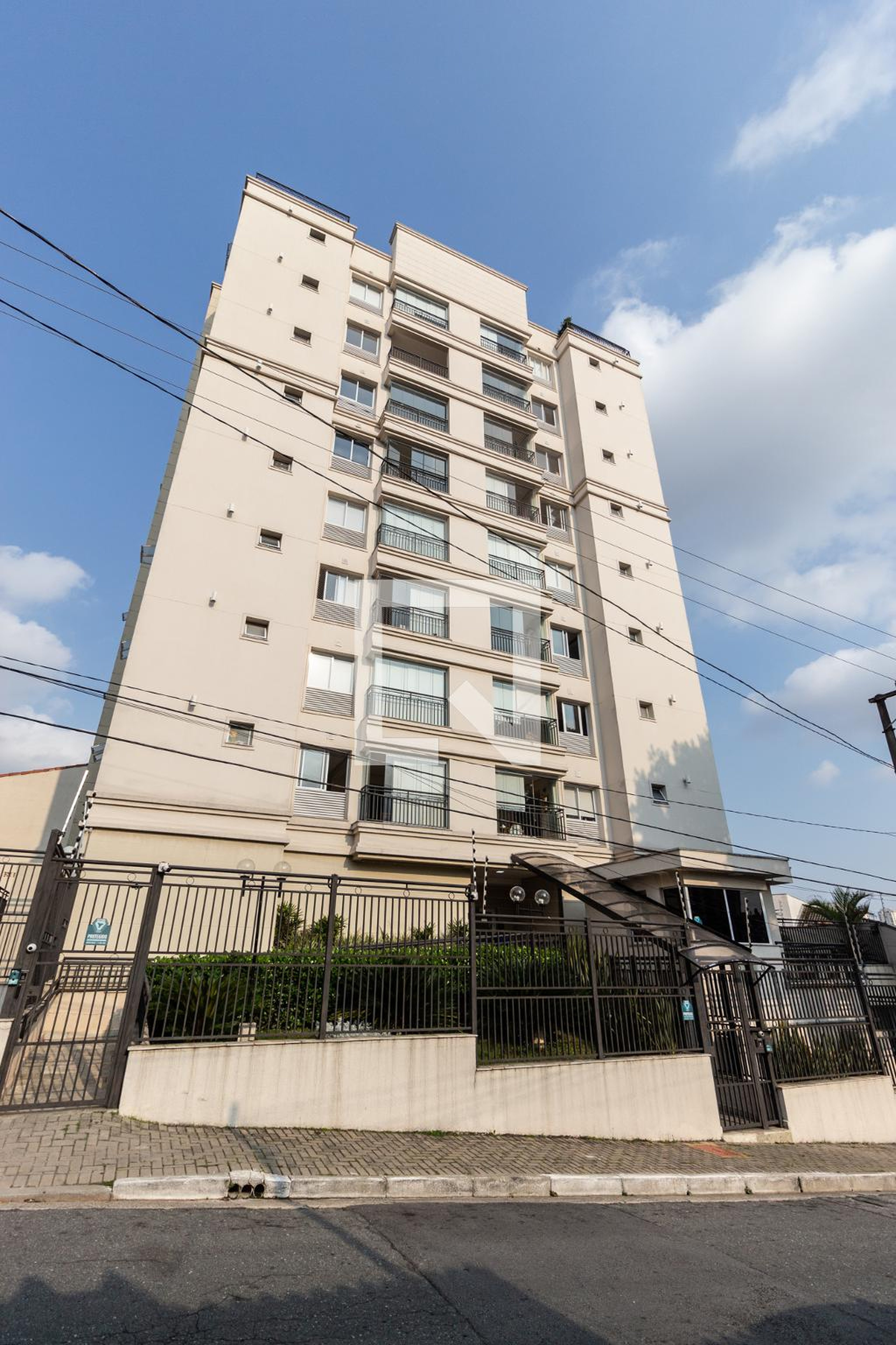 Fachada Condomínio Colonial Residence
